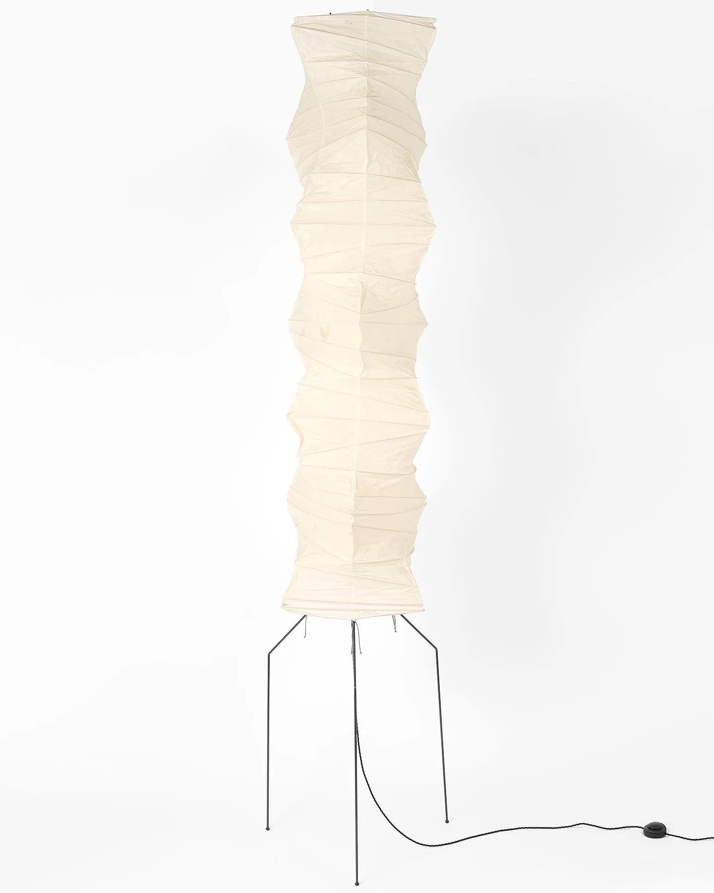 Lampa podłogowa Avel
