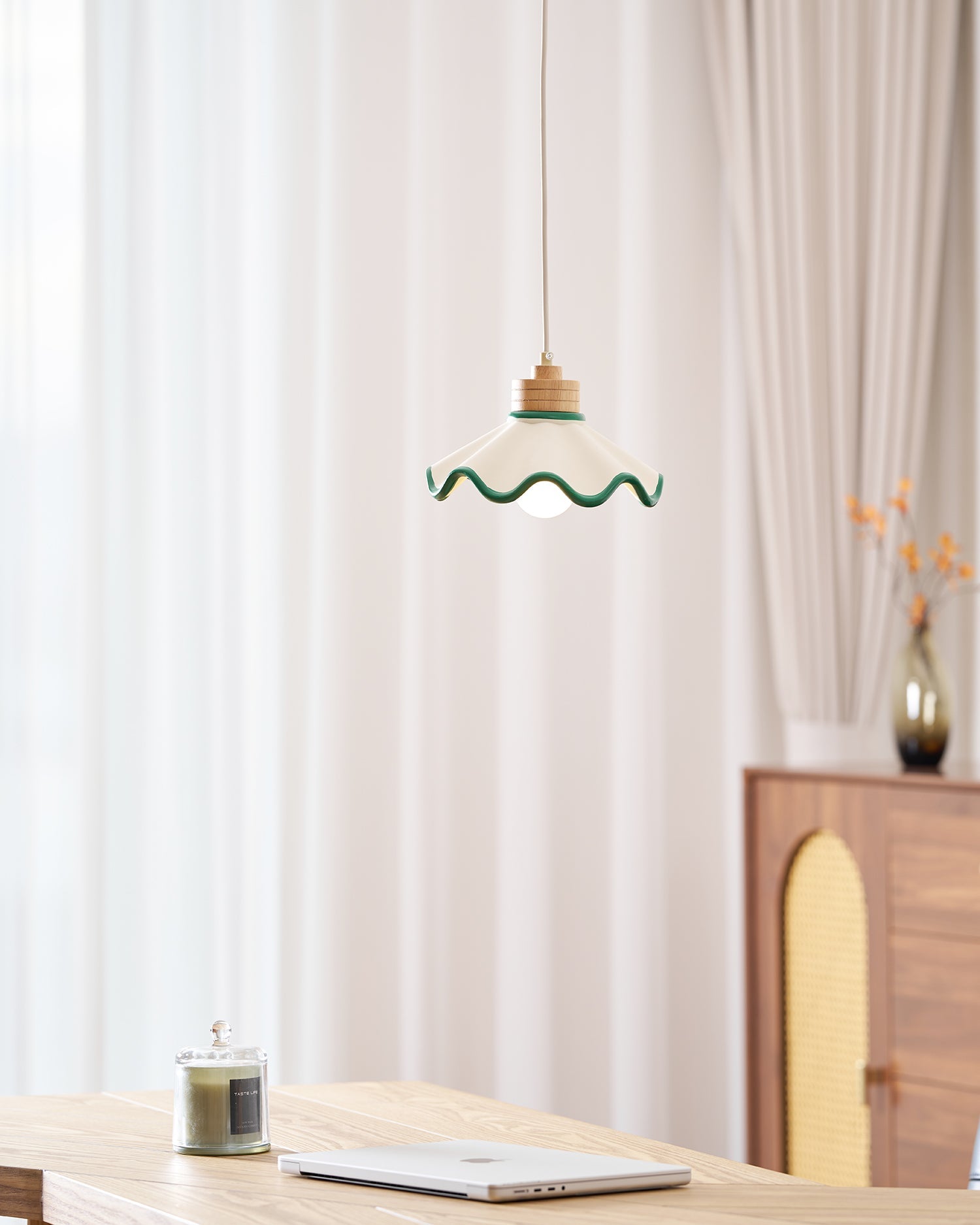 Lampa wisząca falowana Levenel