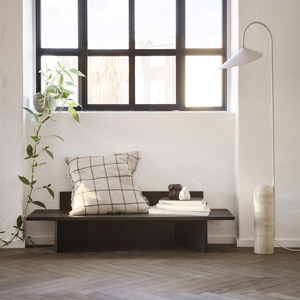 Lampa podłogowa minimalistyczna Balavek