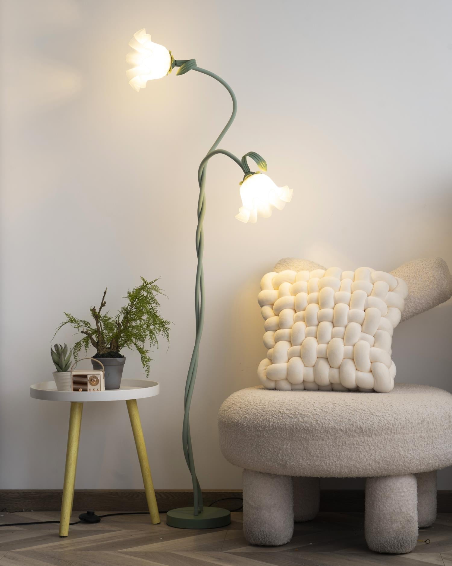 Lampa podłogowa kwiatowa Solmion