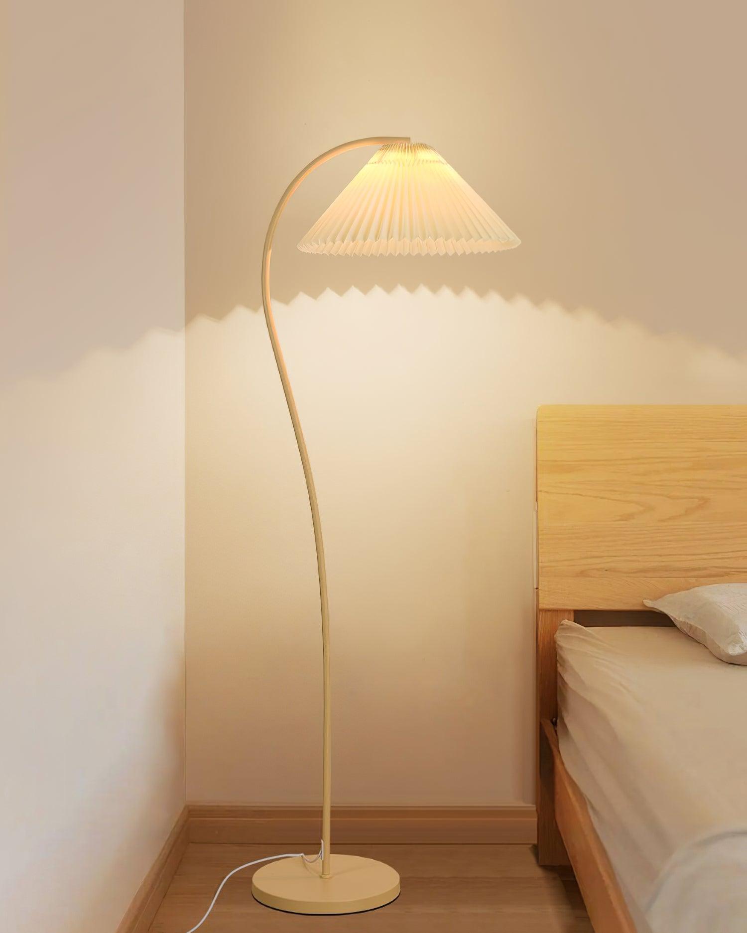 Lampa podłogowa vintage Kliala
