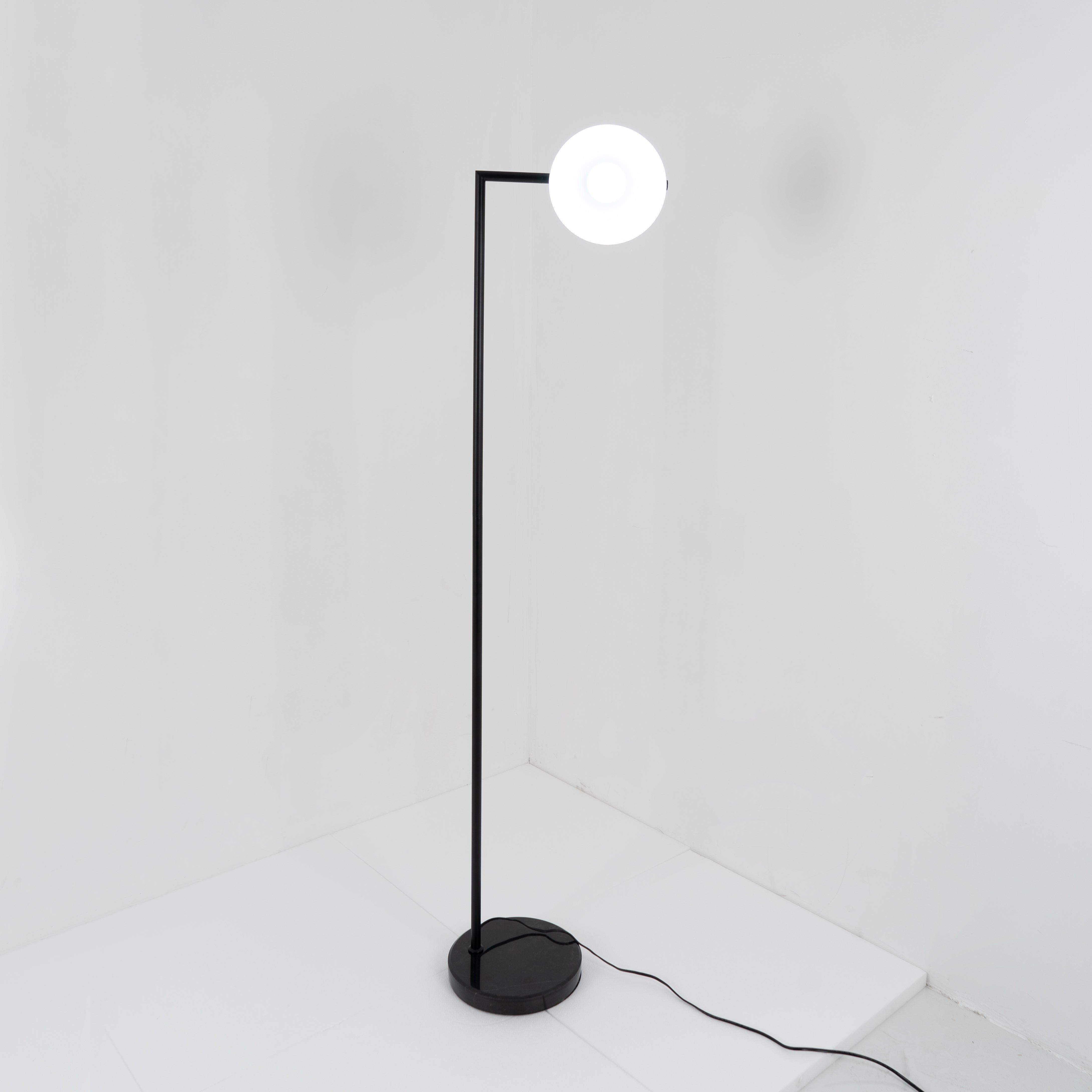 Lampa podłogowa stożkowa Mirel