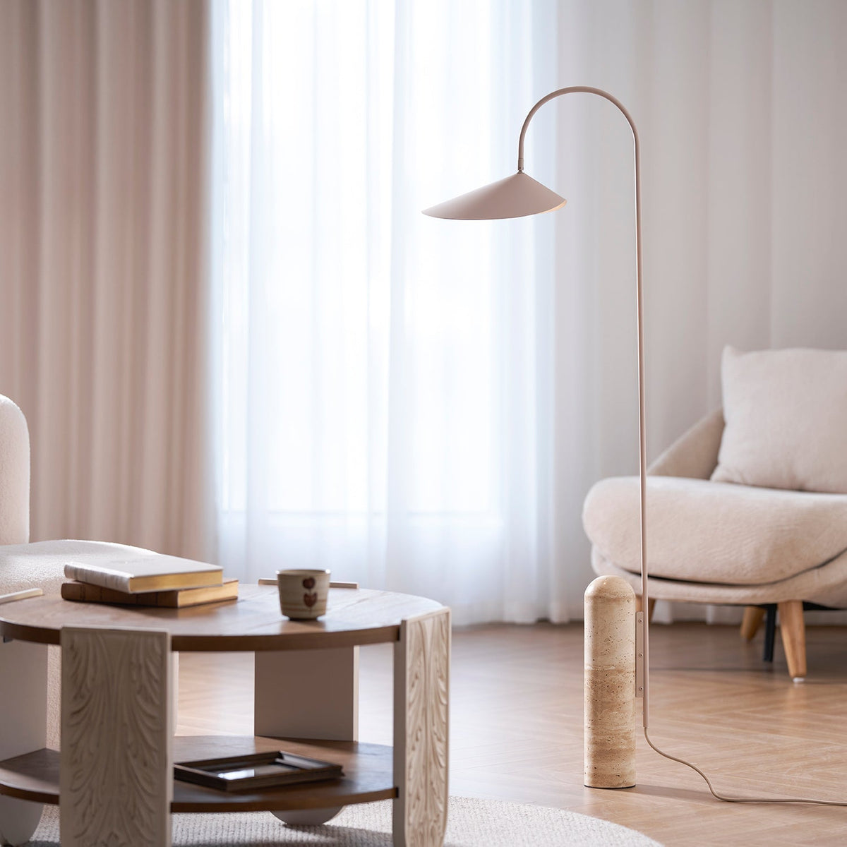 Lampa podłogowa minimalistyczna Balavek