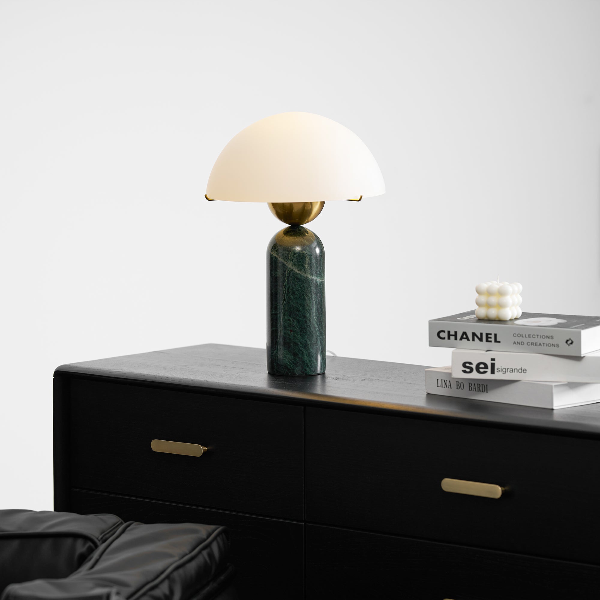Lampa stołowa kulista Wenev