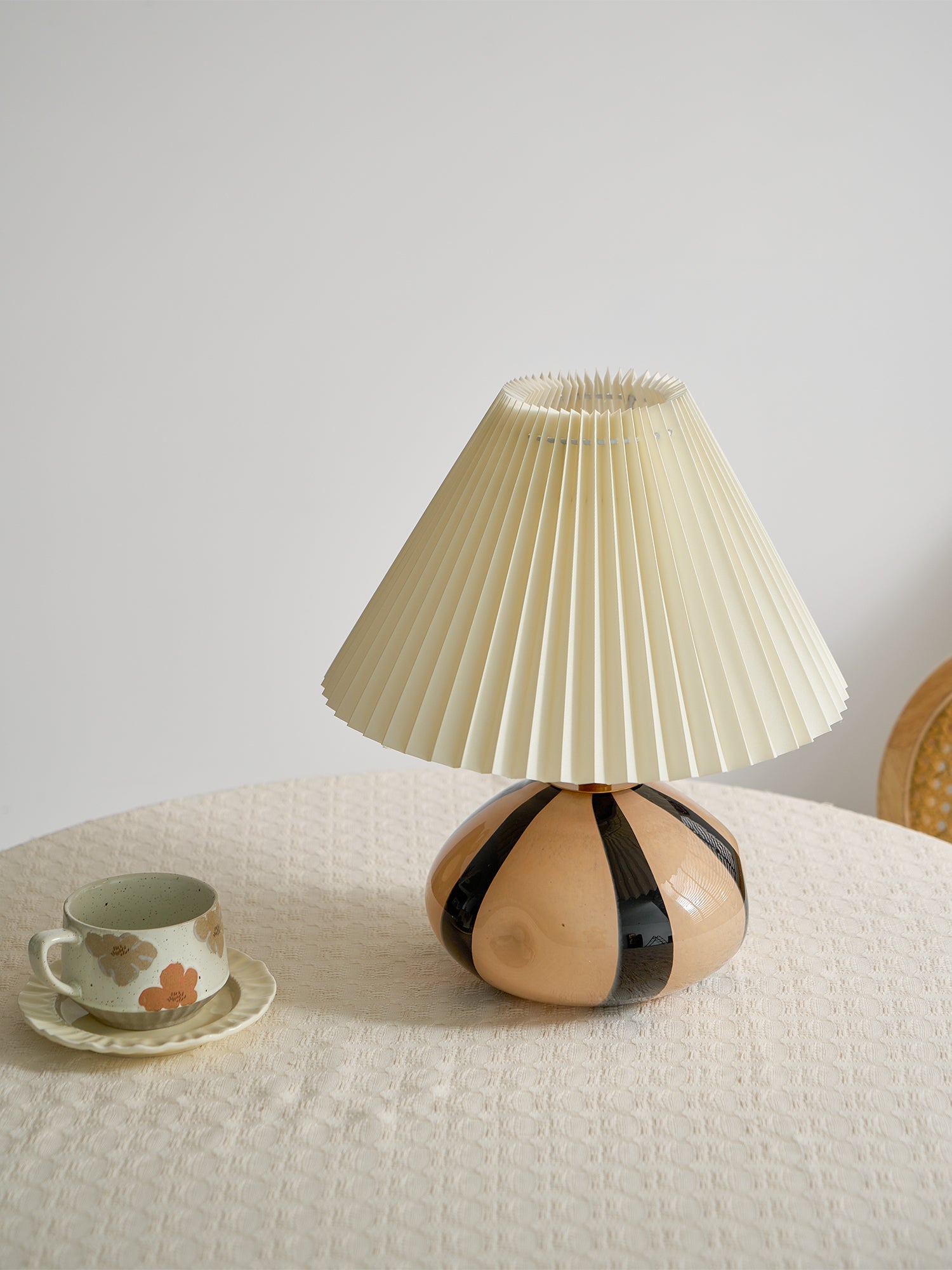 Lampa stołowa plisowana Corelev