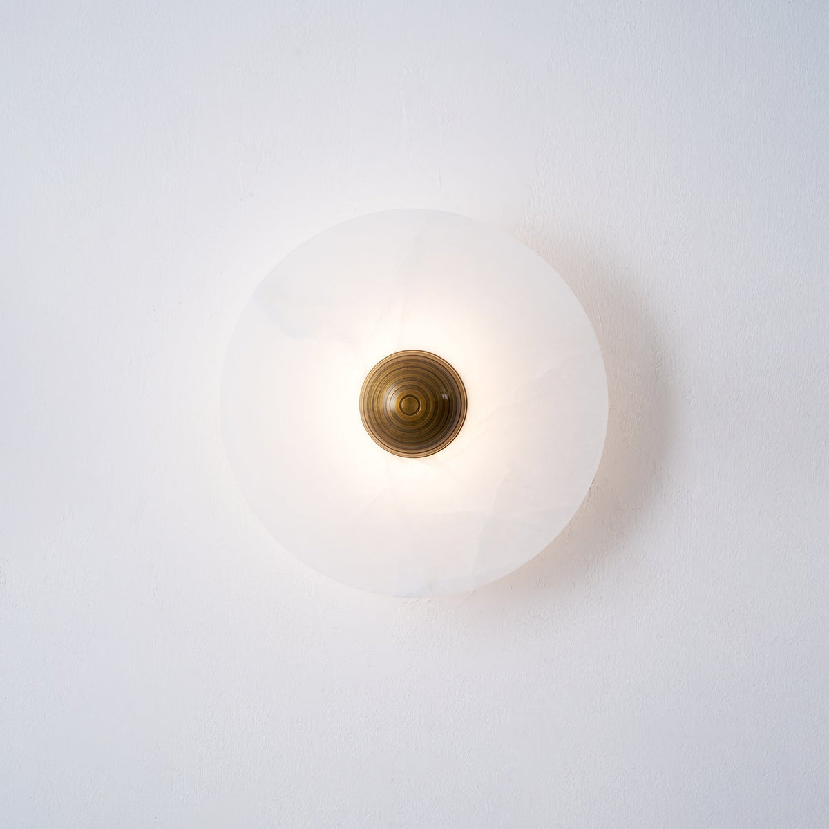 Nayra Alabaster Wall Lamp - Vakkerlight