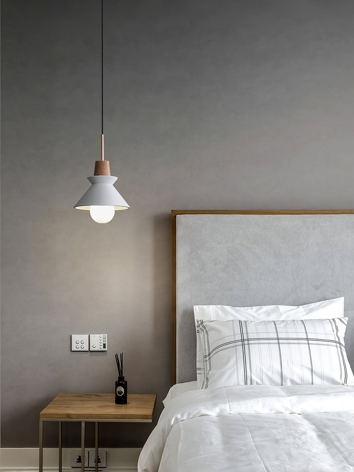 Lampa wisząca stożkowa Radeko