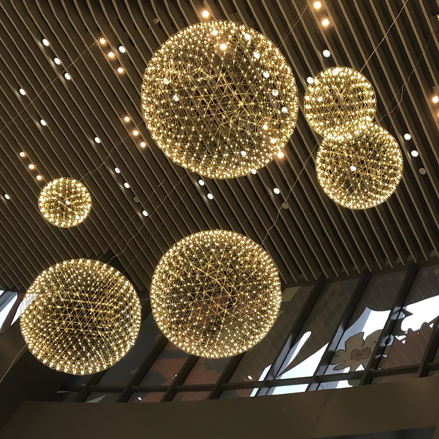 Lampa wisząca kula Hanna