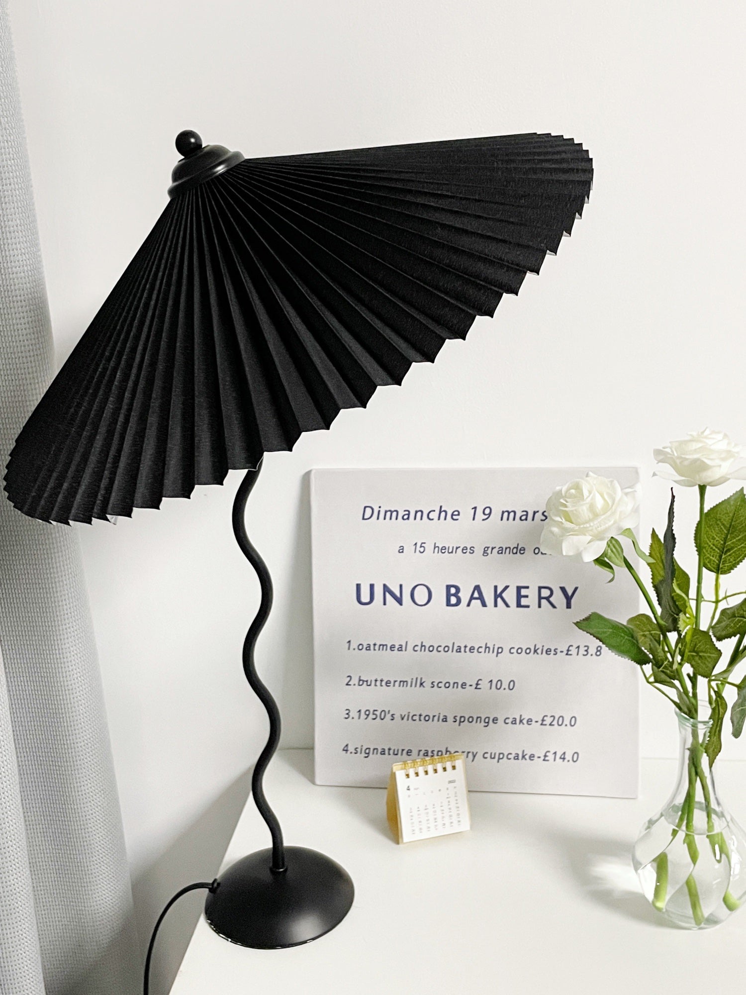 Lampa stołowa falista Rokow