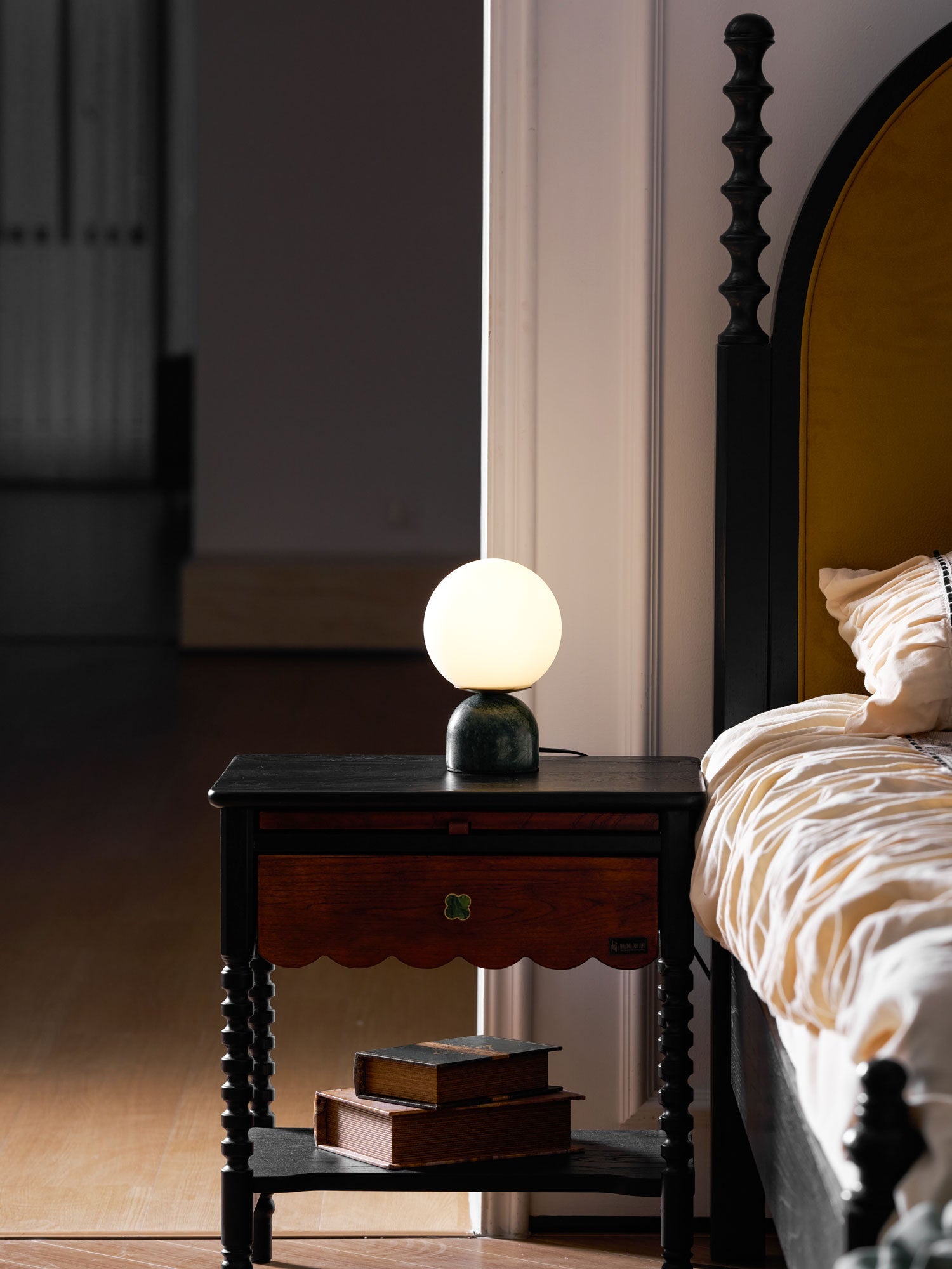 Lampa stołowa Lesli
