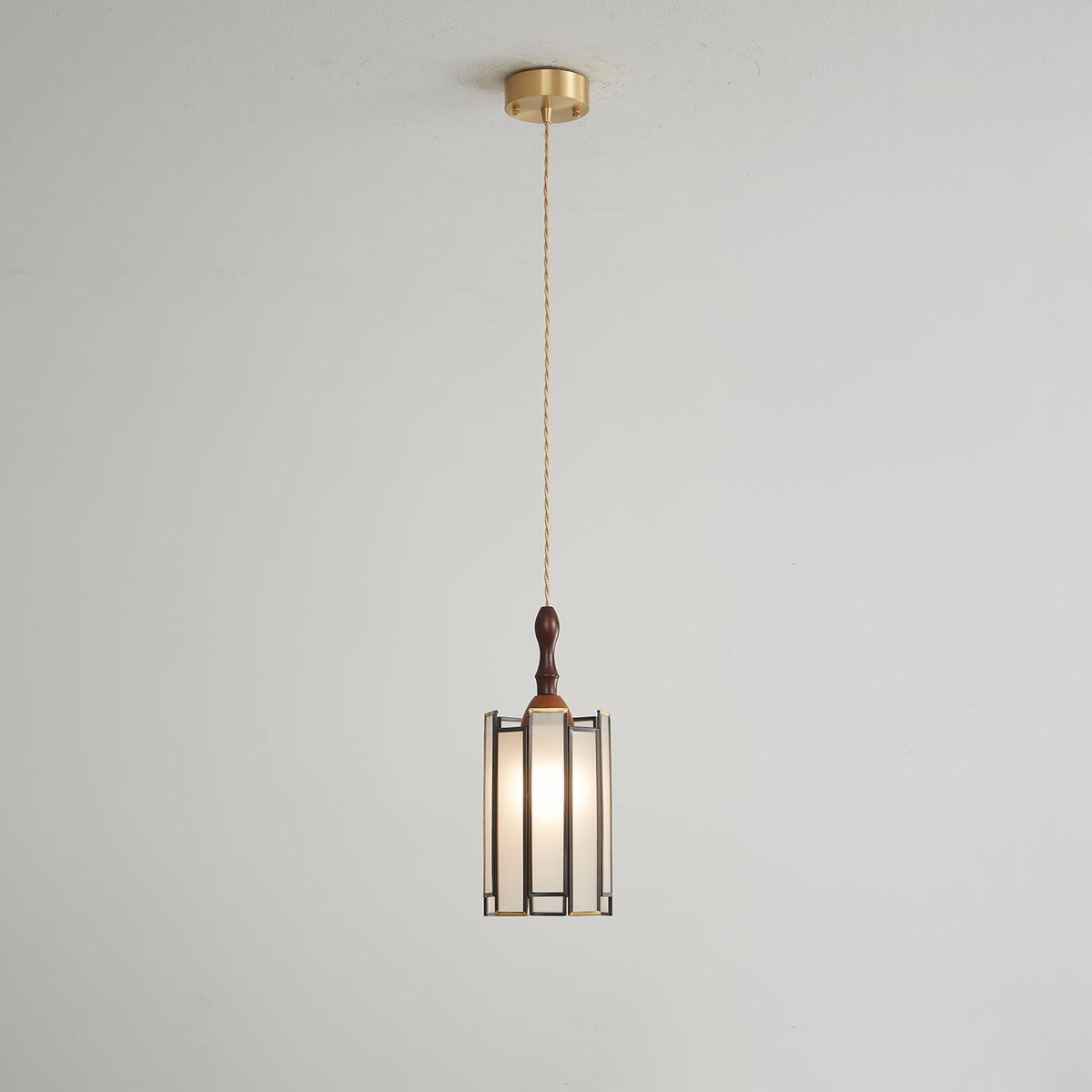 Tiffany Stained Glass Pendant Lamp - Vakkerlight