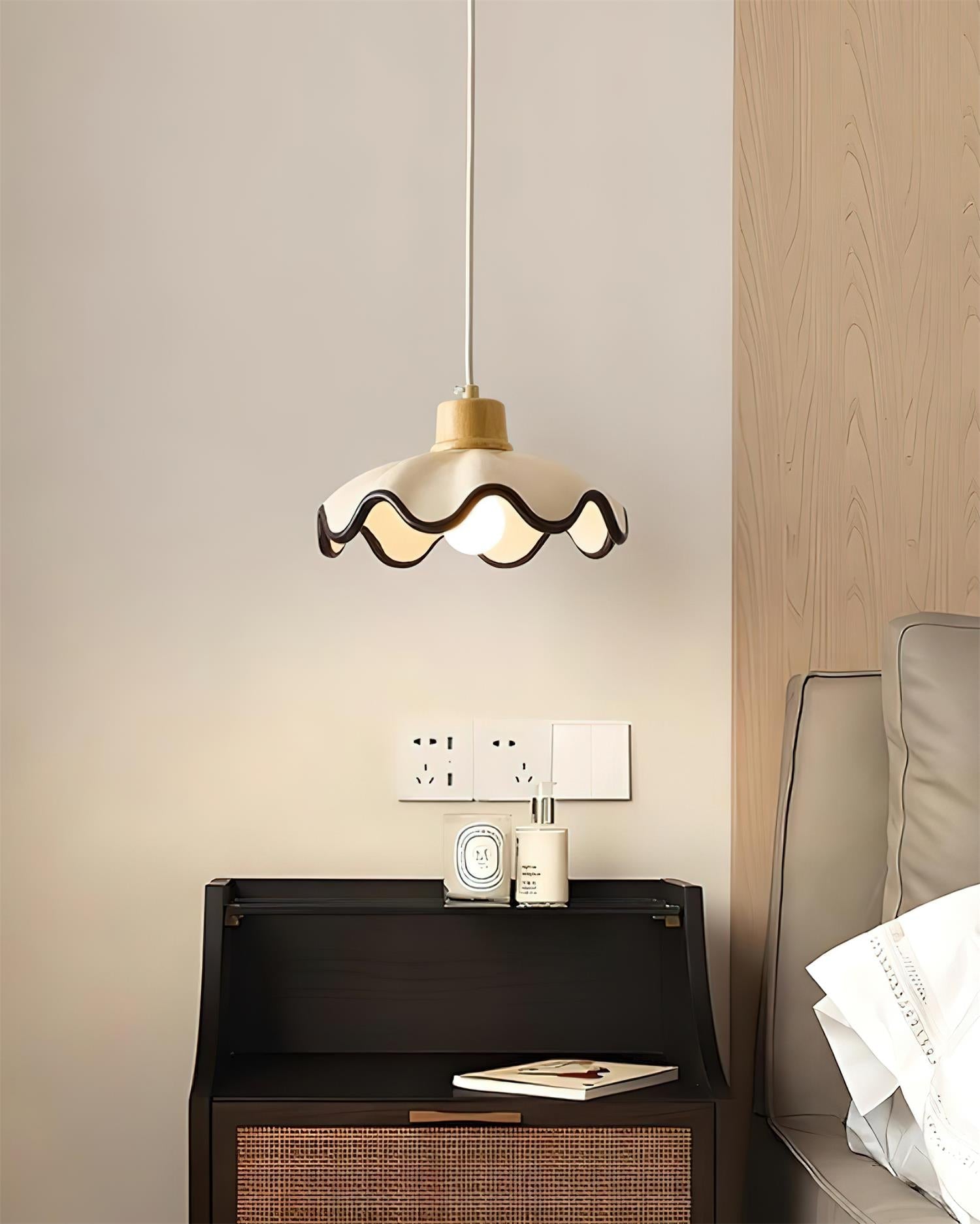 Lampa wisząca falowana Levenel