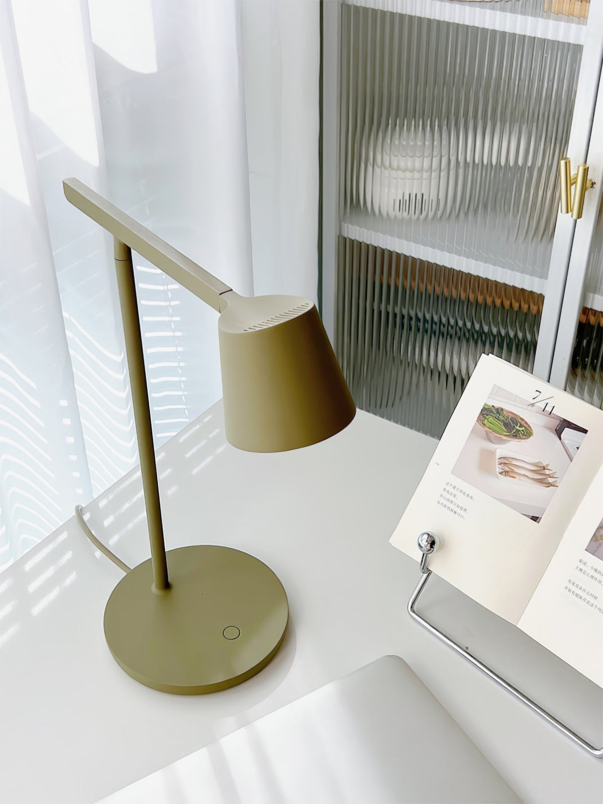 Lampa stołowa minimalistyczna Nadarko