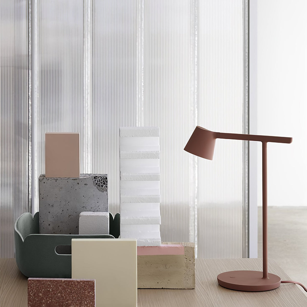 Lampa stołowa minimalistyczna Nadarko
