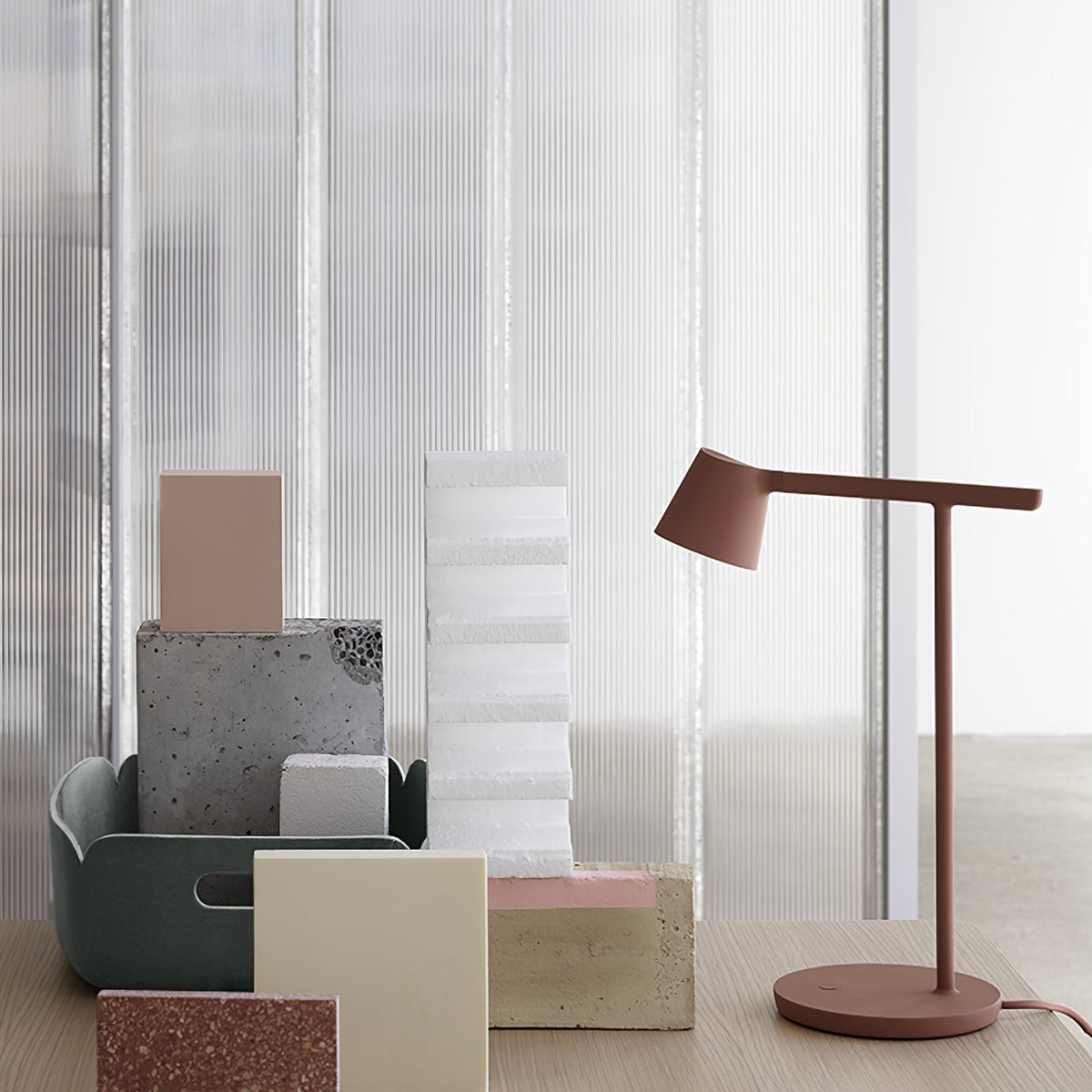 Lampa stołowa minimalistyczna Nadarko