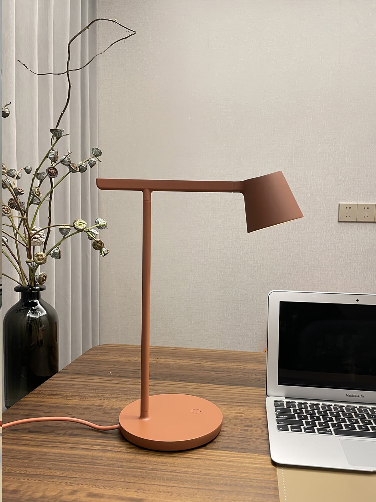 Lampa stołowa minimalistyczna Nadarko