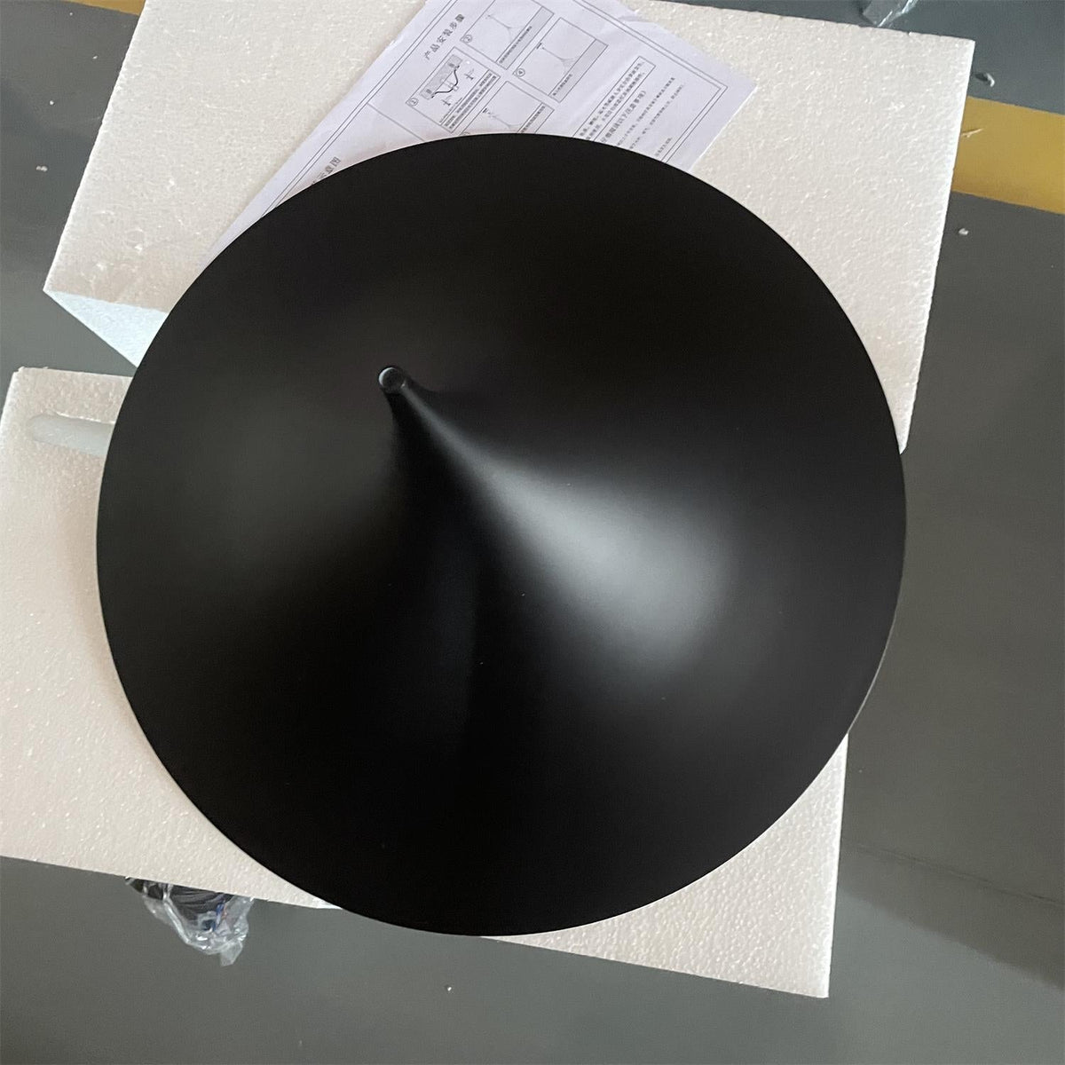 Lampa wisząca stożkowa Nadlenka