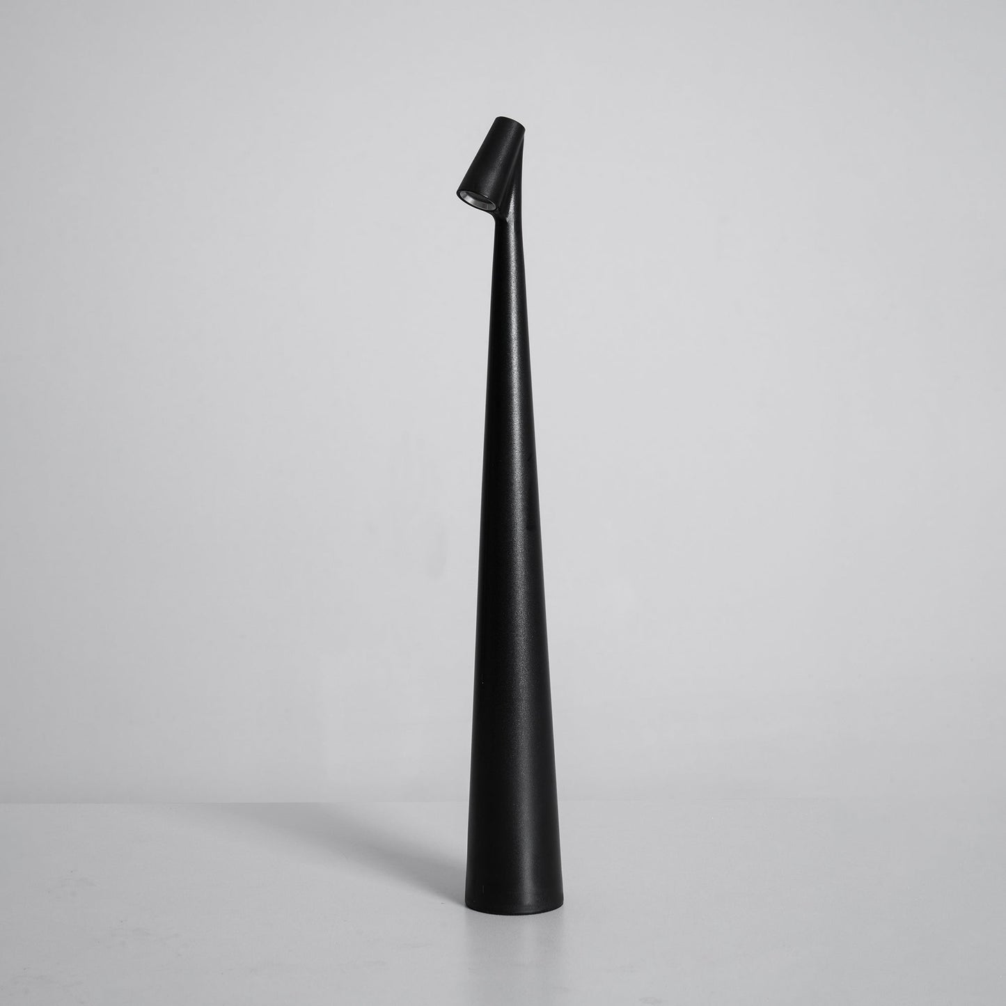 Lampa stołowa przenośna Pavna