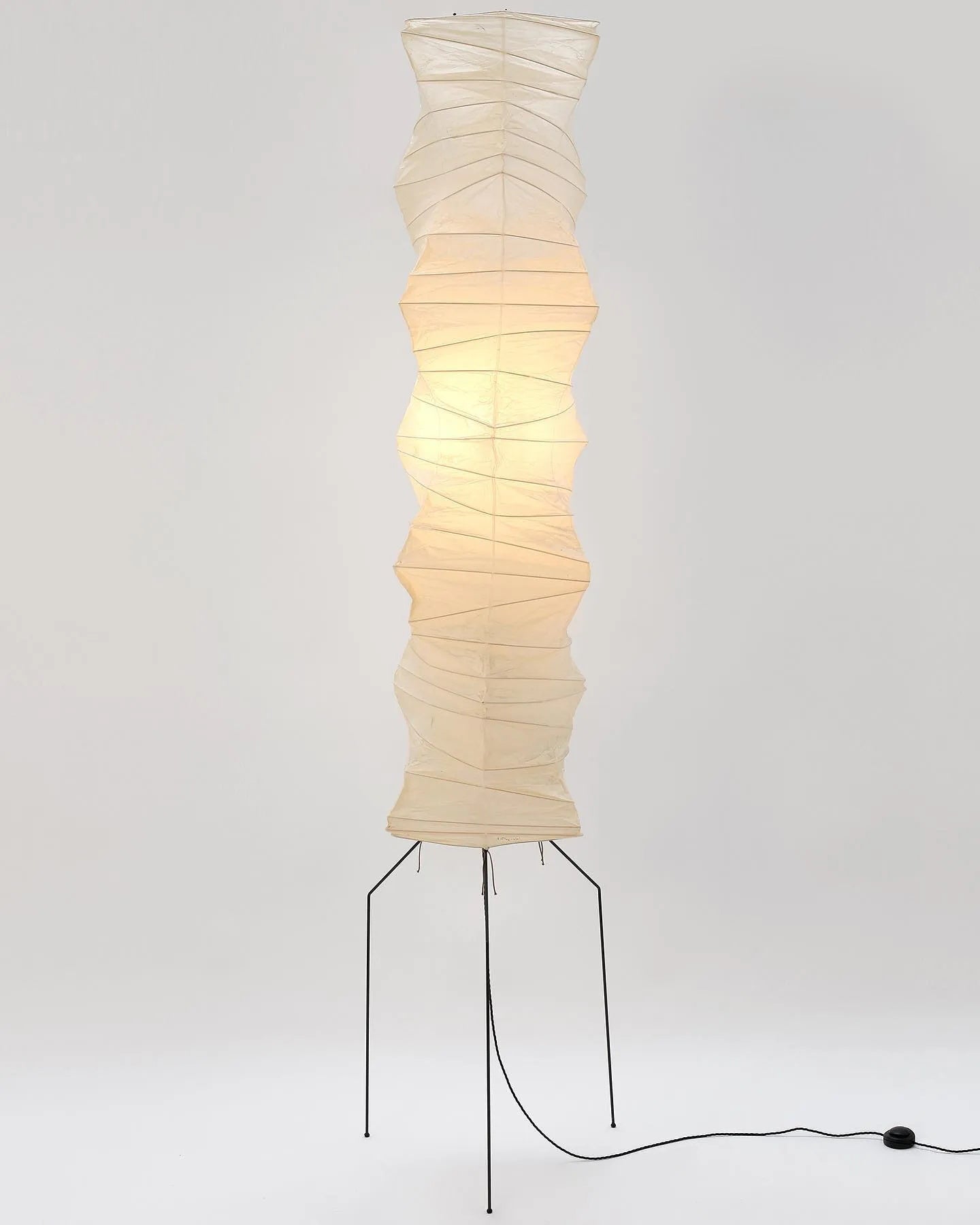 Lampa podłogowa Avel