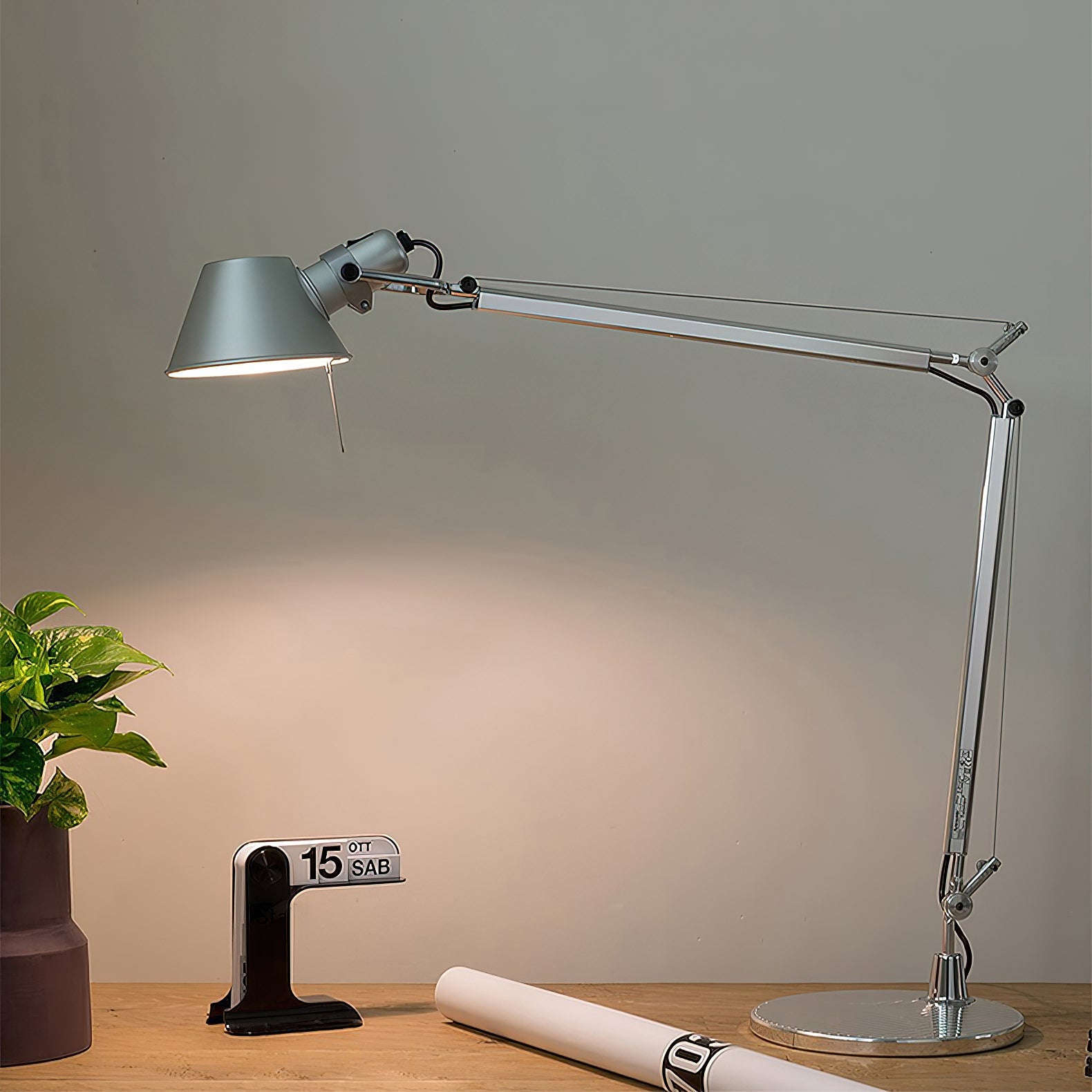 Lampa stołowa regulowana Serio