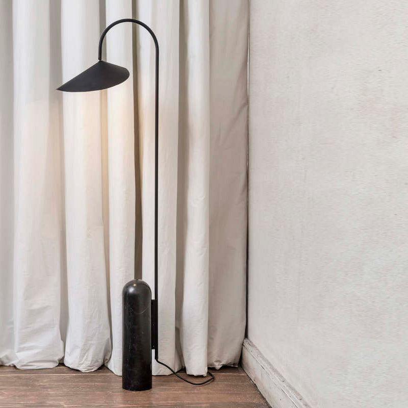 Lampa podłogowa minimalistyczna Balavek