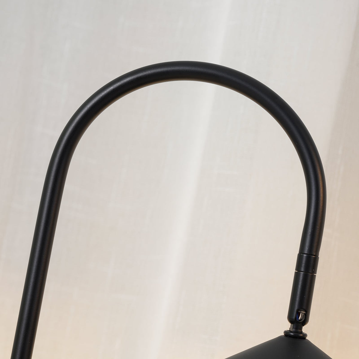 Lampa stołowa minimalistyczna Cellinrik