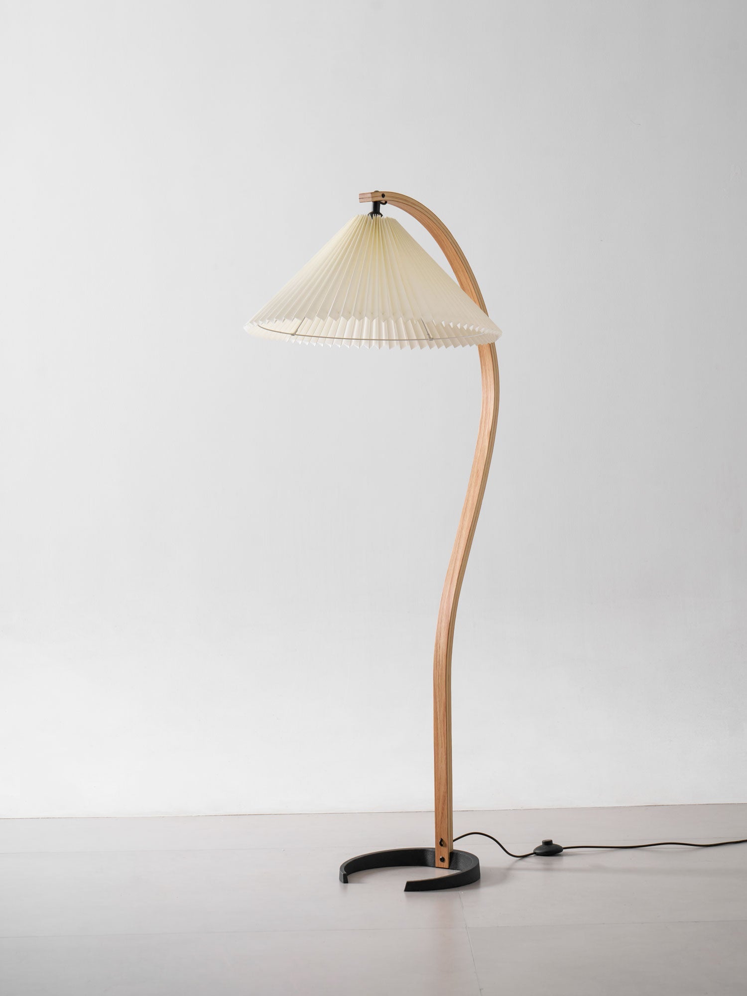 Lampa podłogowa Kason