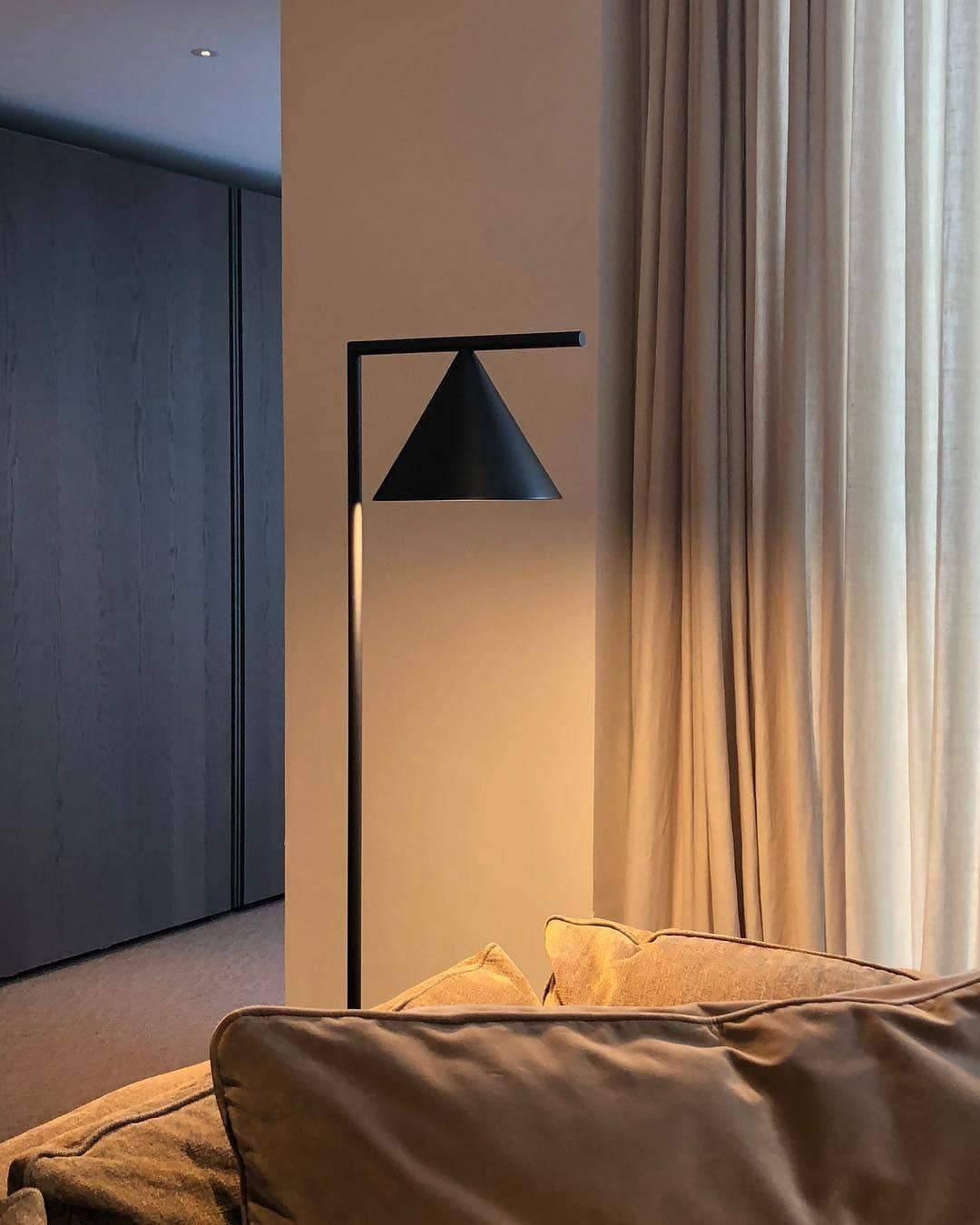 Lampa podłogowa stożkowa Mirel