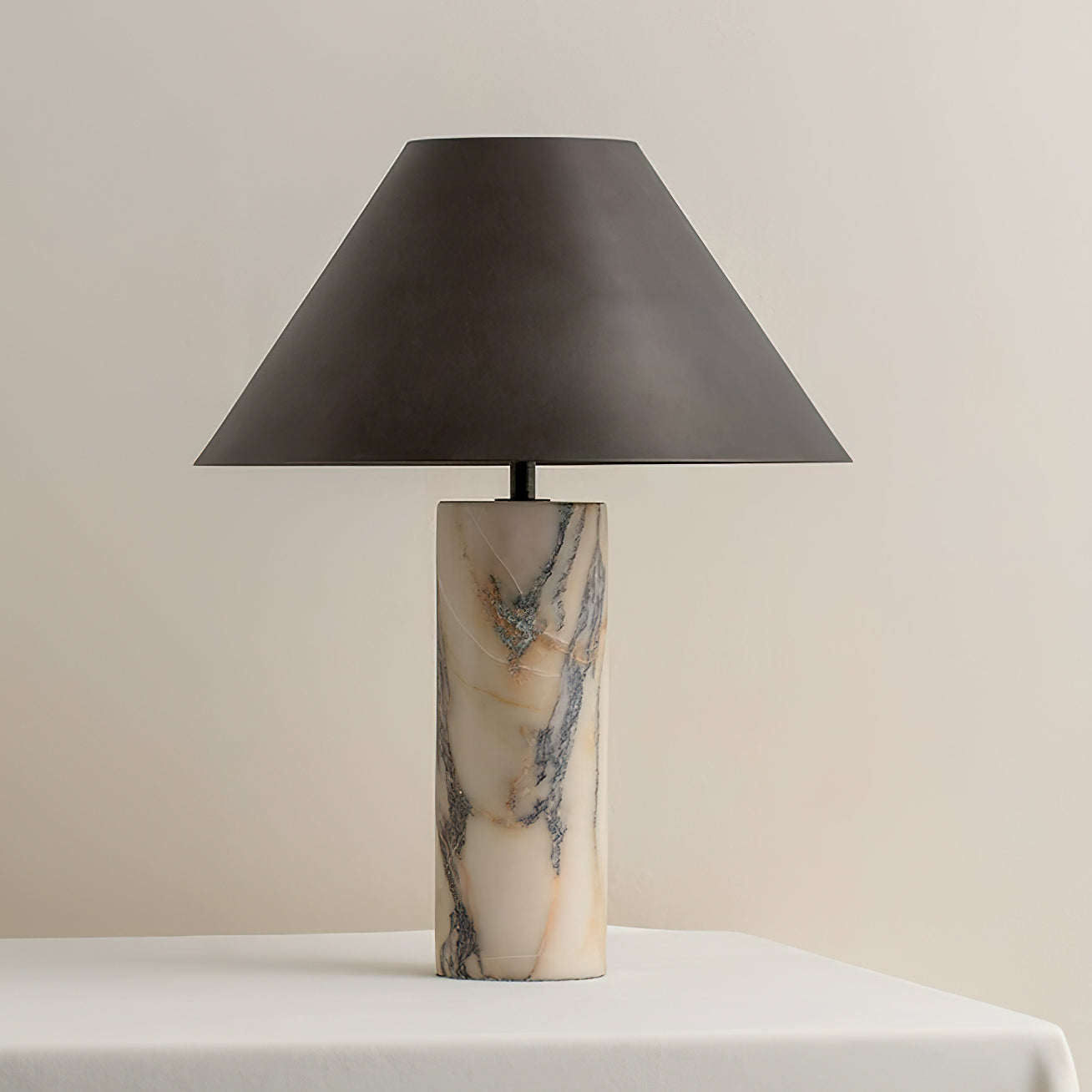 Lampa stołowa Sorlema z marmuru