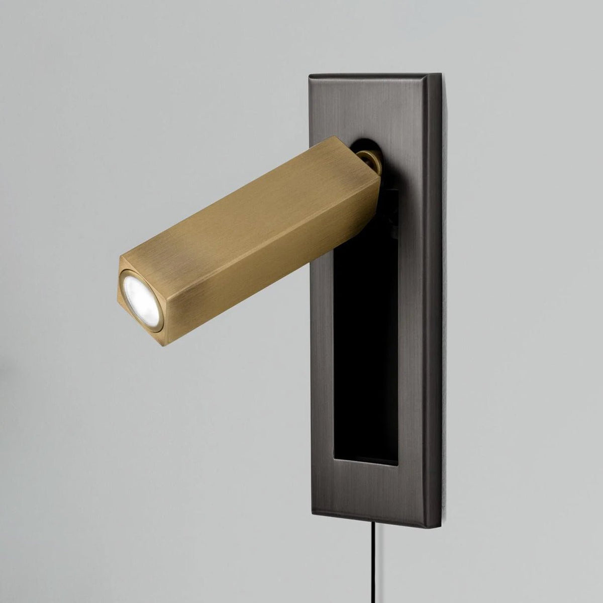 Embedded Bedside Plug-in Sconce – detail 7