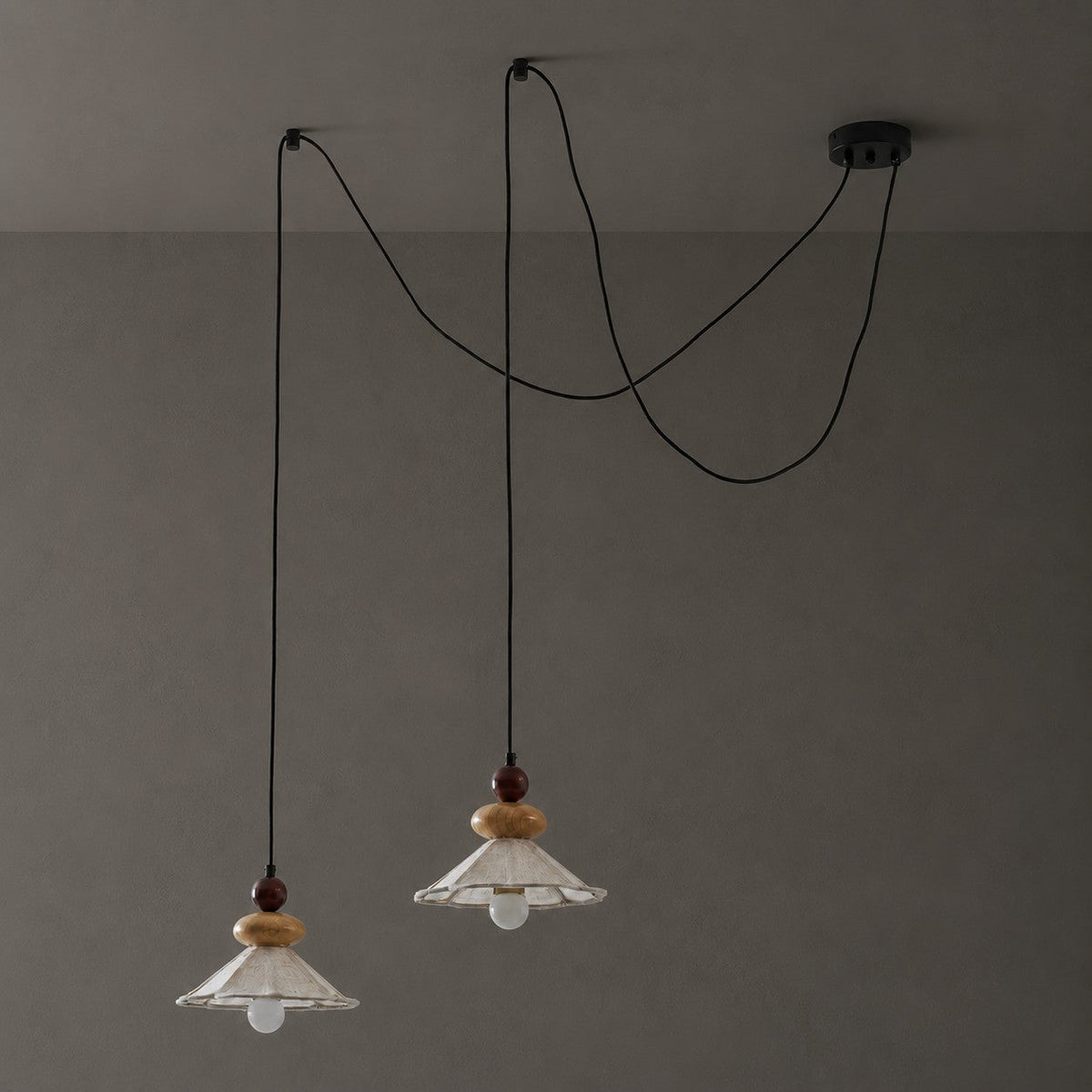 Lampa wisząca z przesunięciem Gorskavan