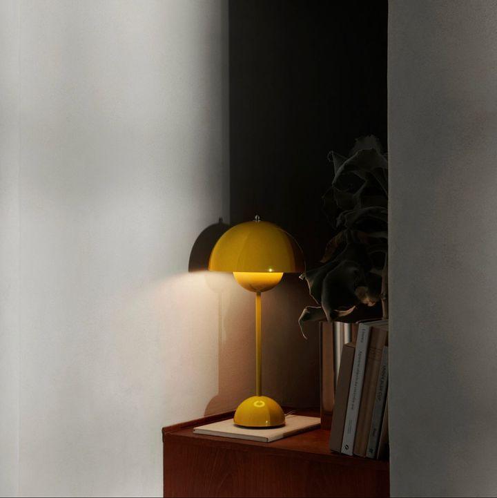 Lampa stołowa przenośna Aveka