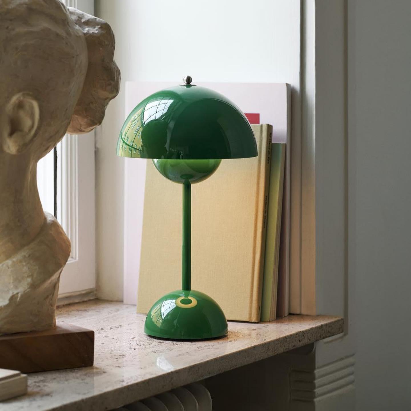 Lampa stołowa przenośna Aveka