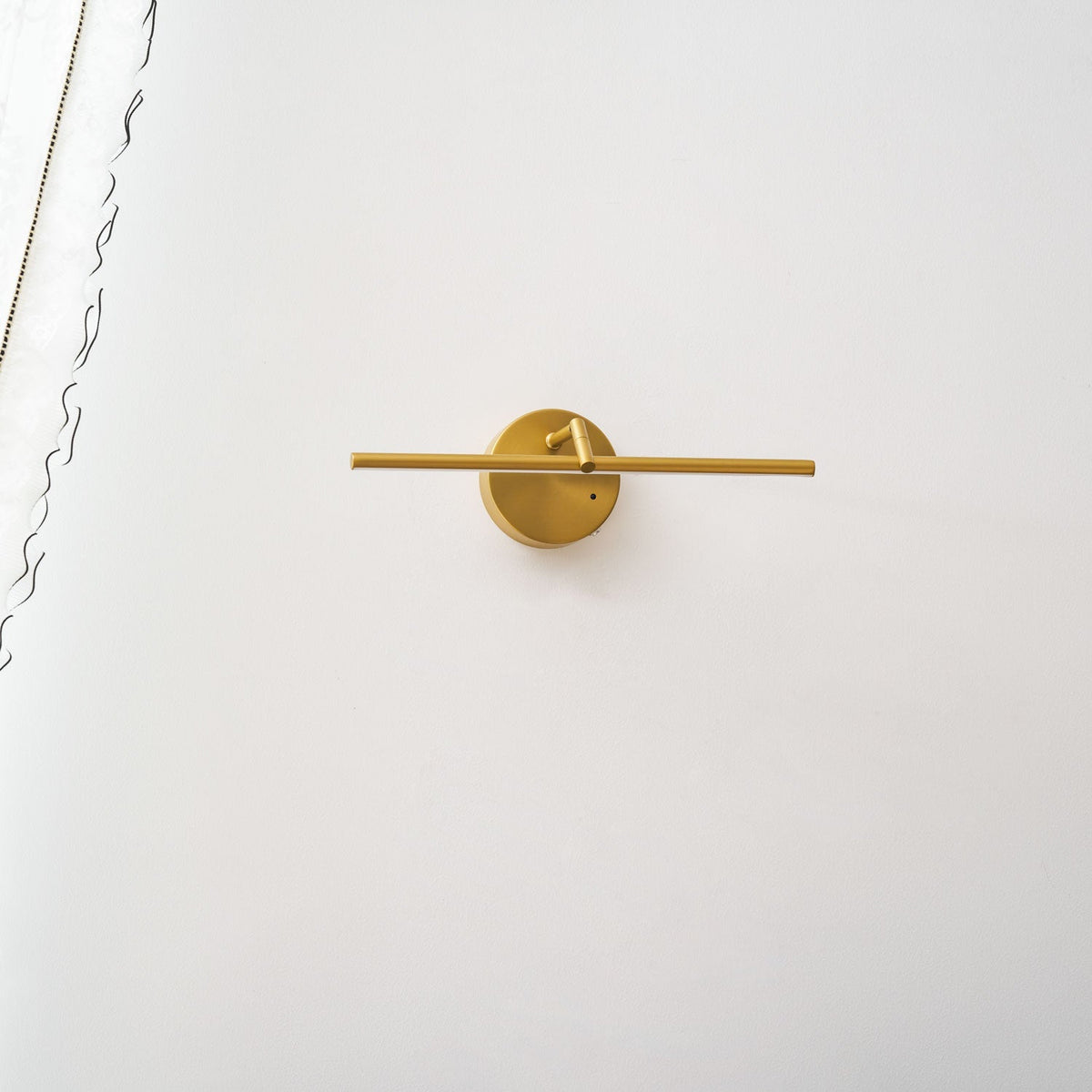Galleria Slim Rechargeable Wall Light – detail 18