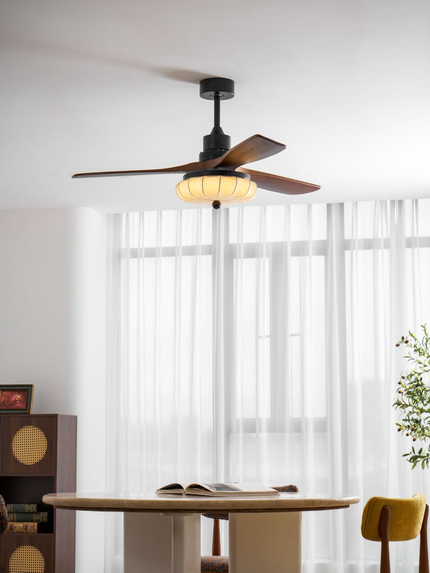 Lampa z wentylatorem sufitowym Sovoma