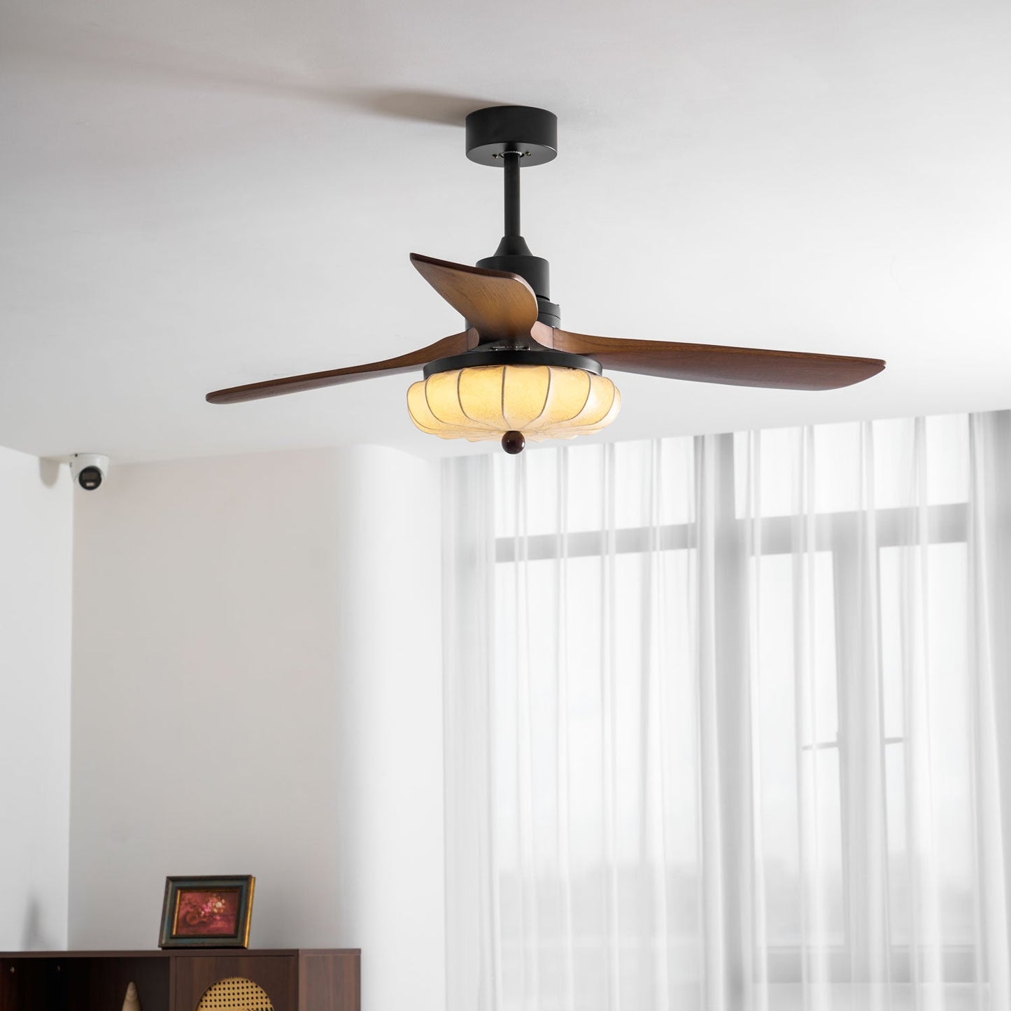 Lampa z wentylatorem sufitowym Sovoma