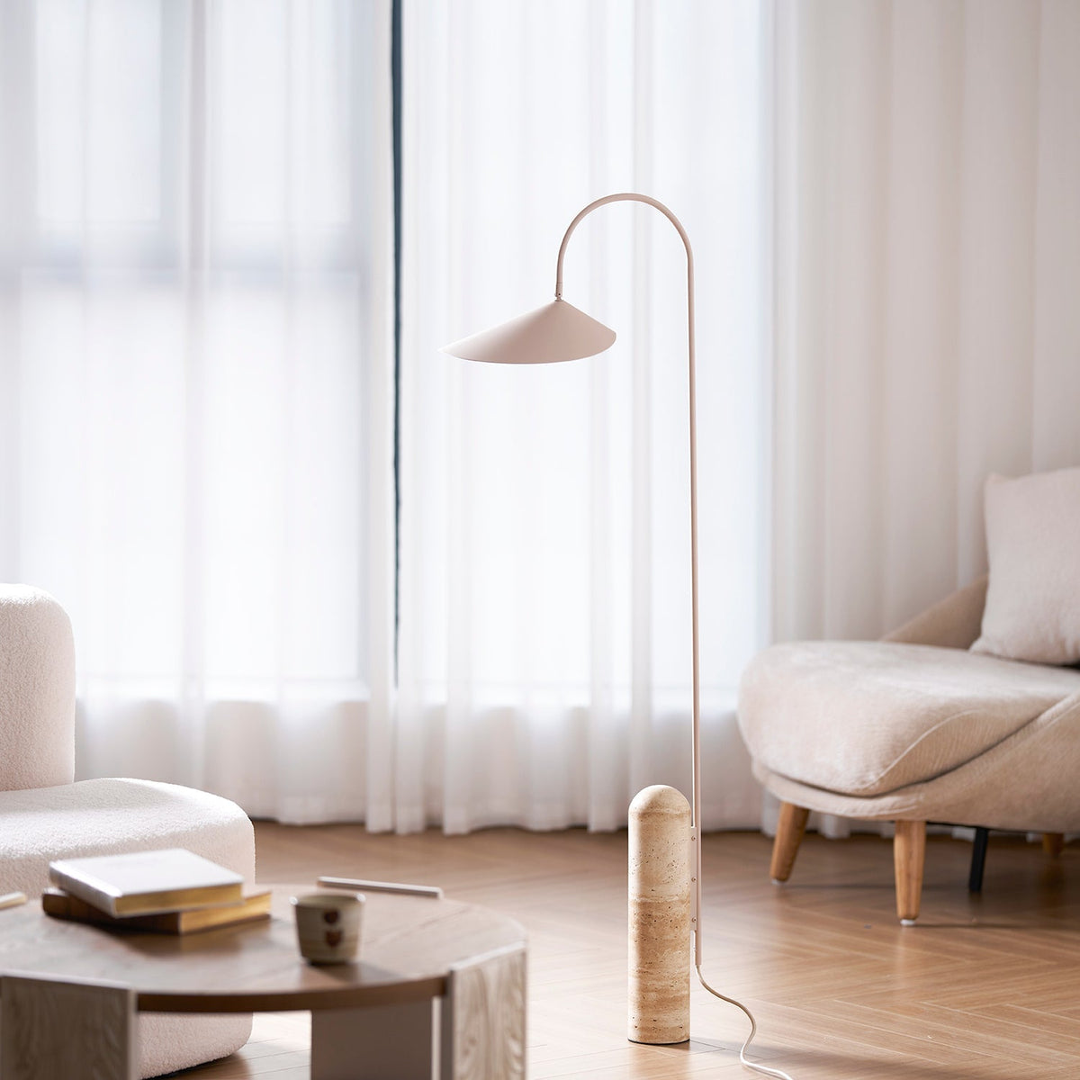 Lampa podłogowa minimalistyczna Balavek
