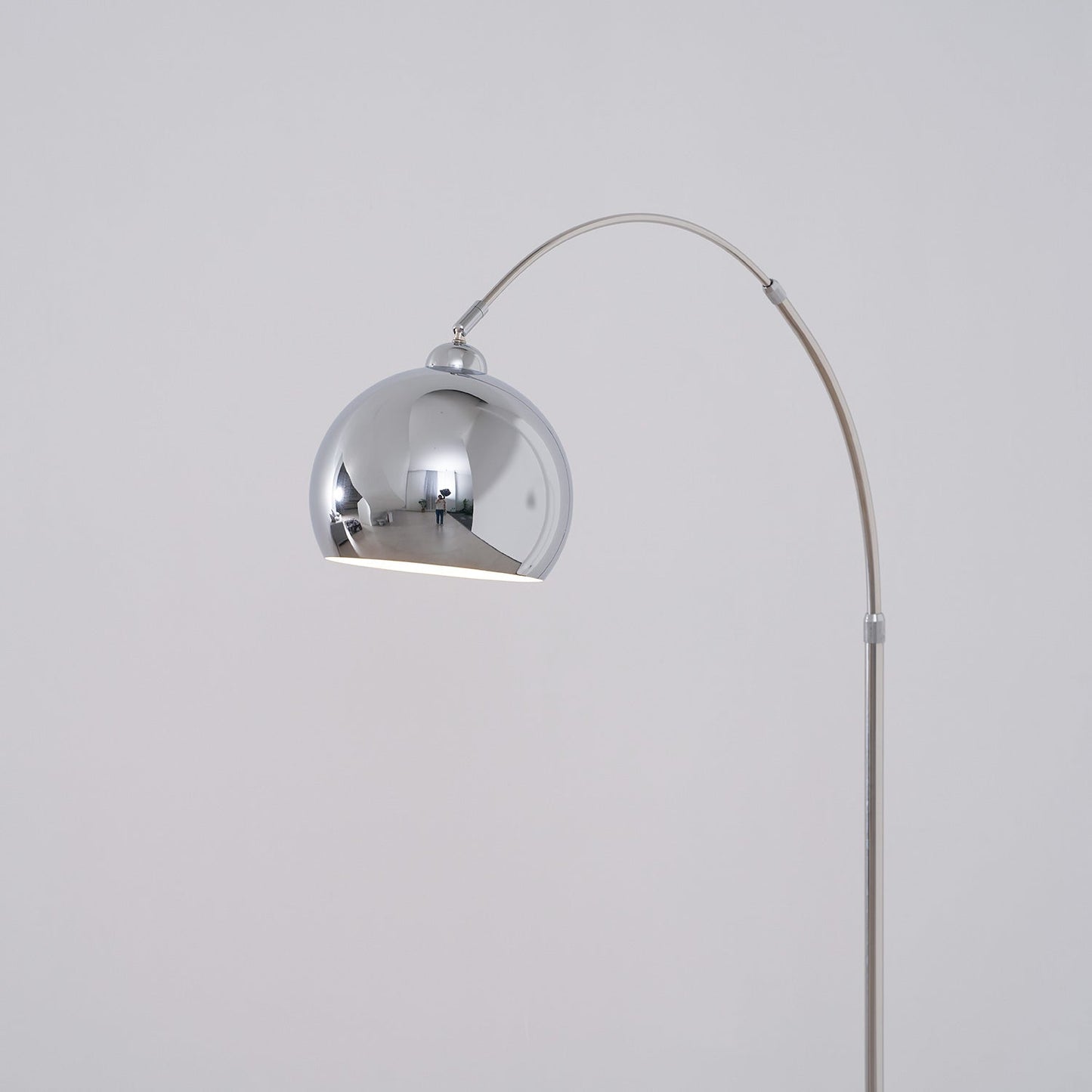 Lampa podłogowa nowoczesna Emkoe