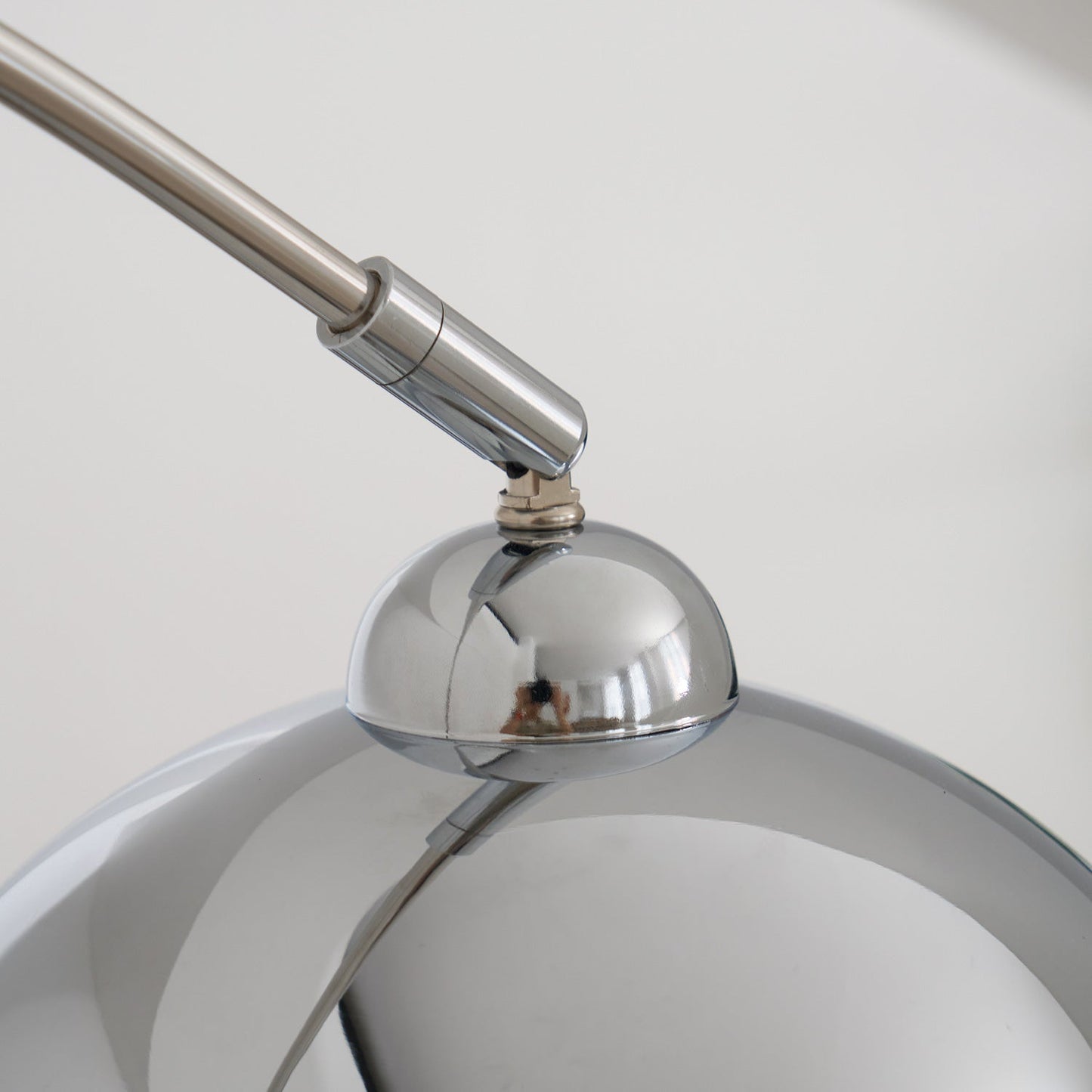 Lampa podłogowa nowoczesna Emkoe