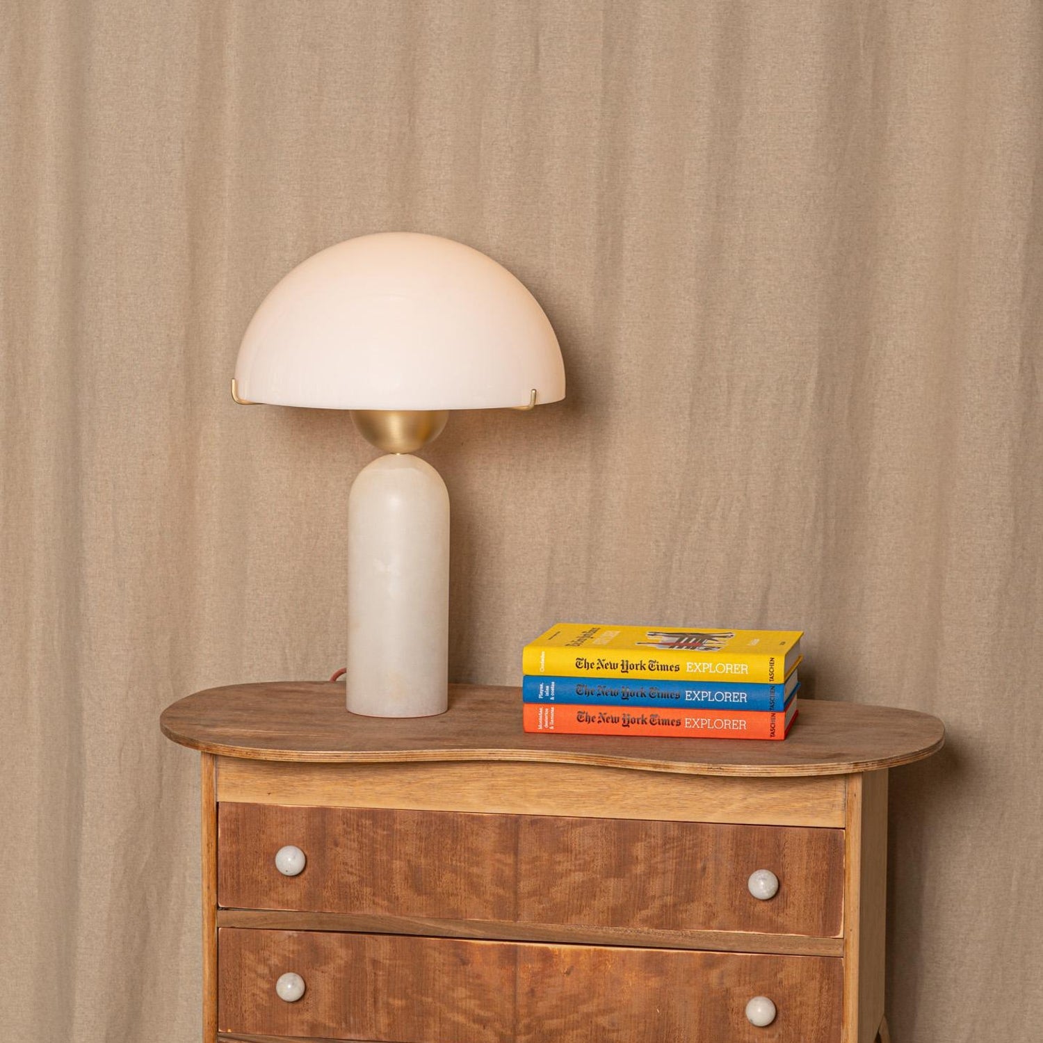 Lampa stołowa kulista Wenev