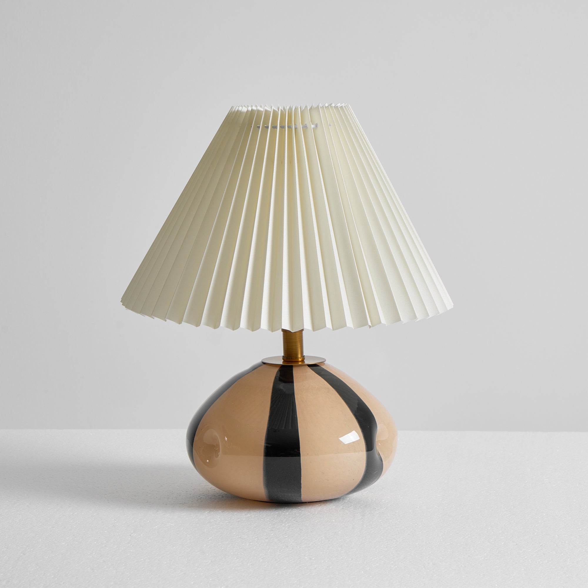 Lampa stołowa plisowana Corelev