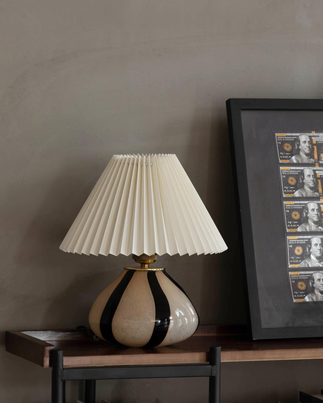 Lampa stołowa plisowana Corelev