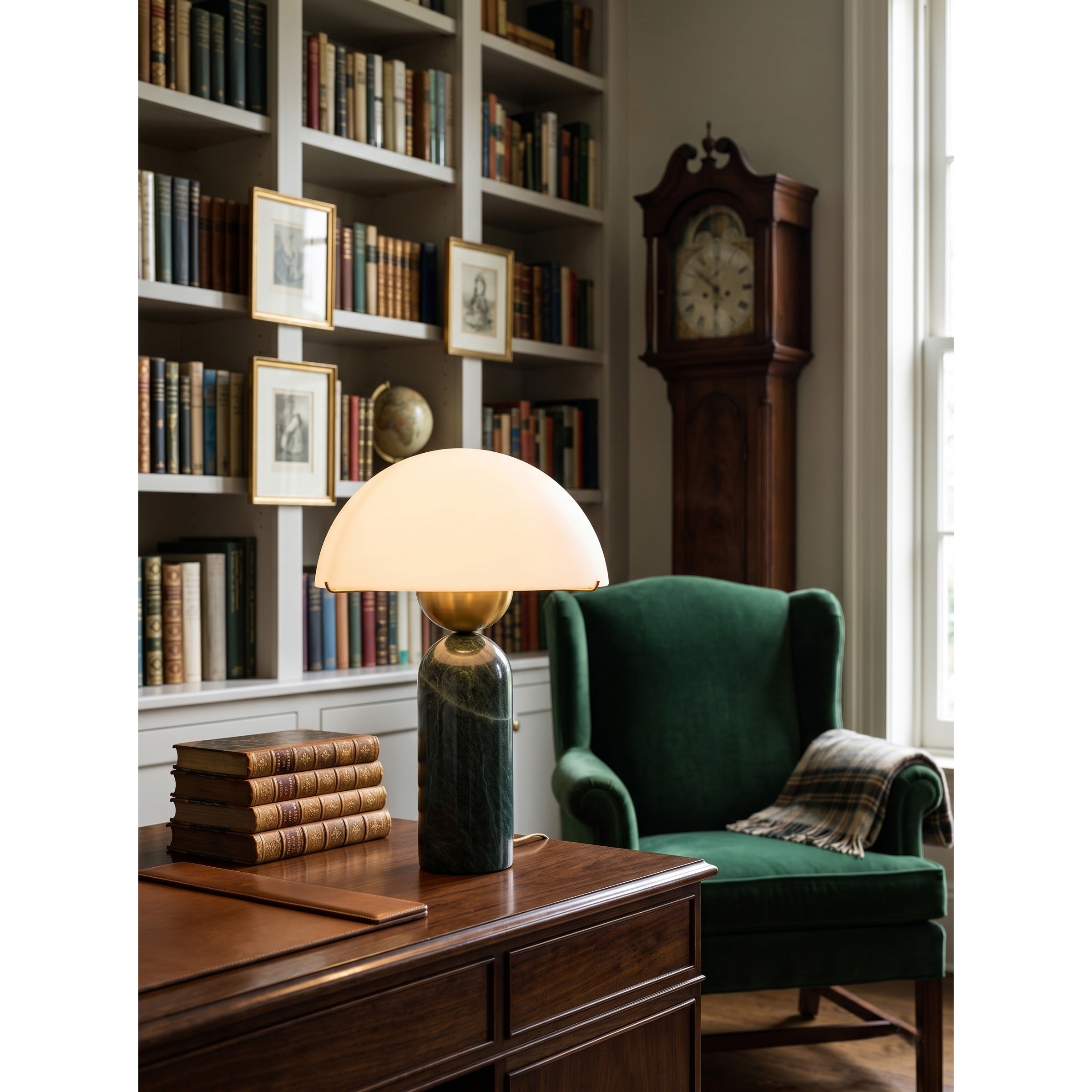 Lampa stołowa kulista Wenev