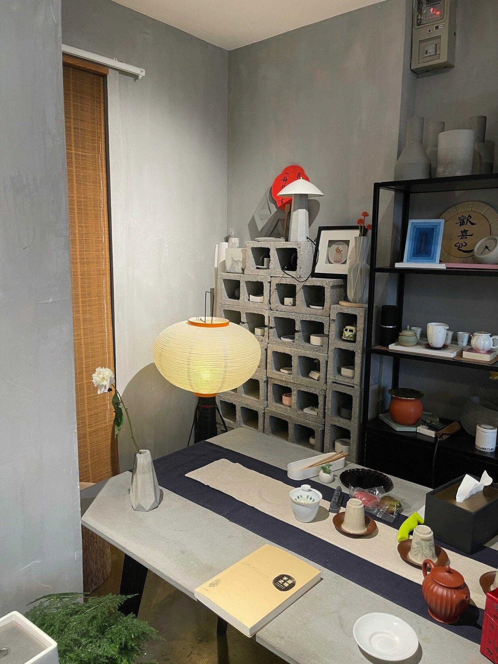 Lampa podłogowa Avel