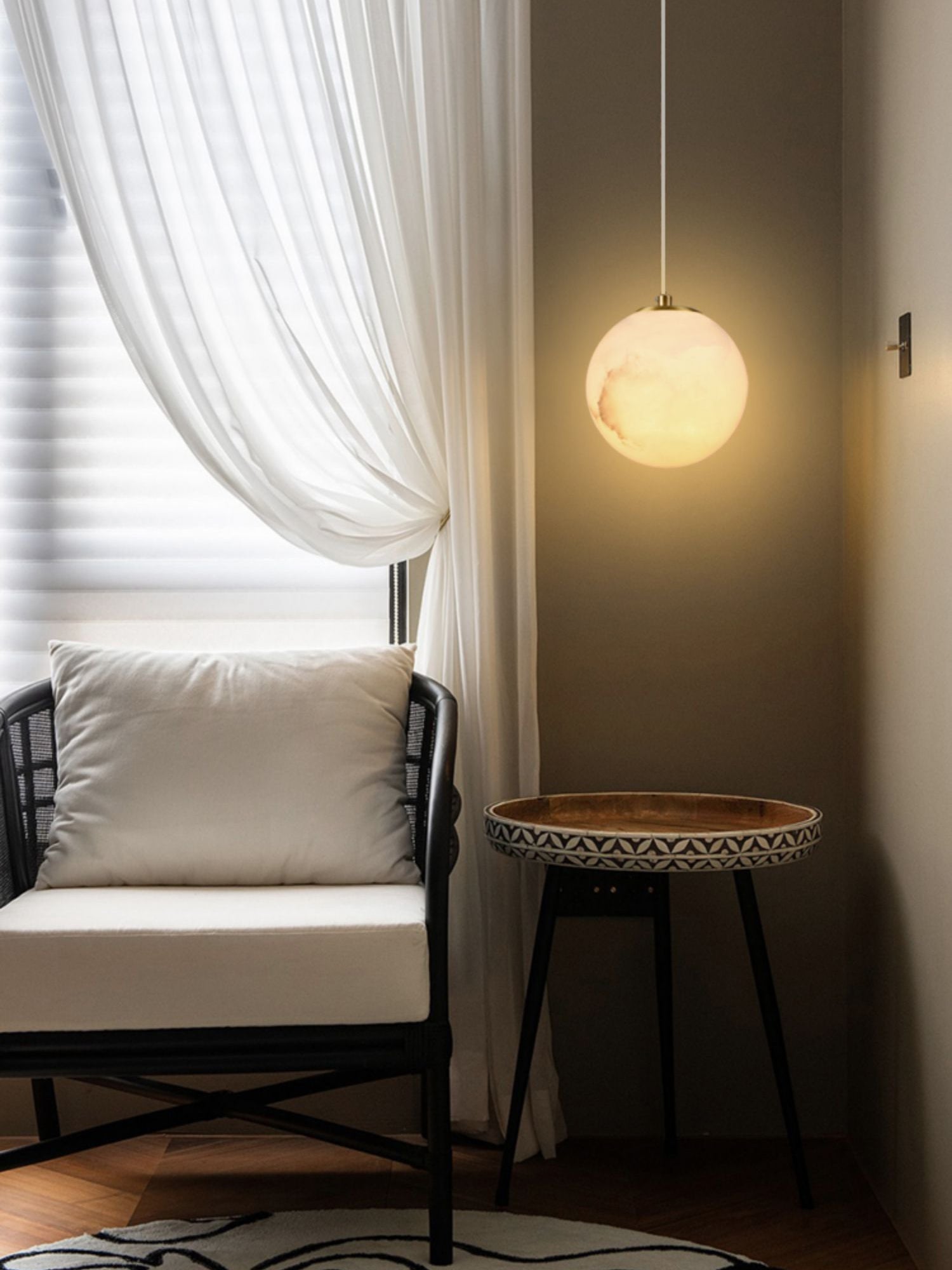 Lampa wisząca kula Emorrek