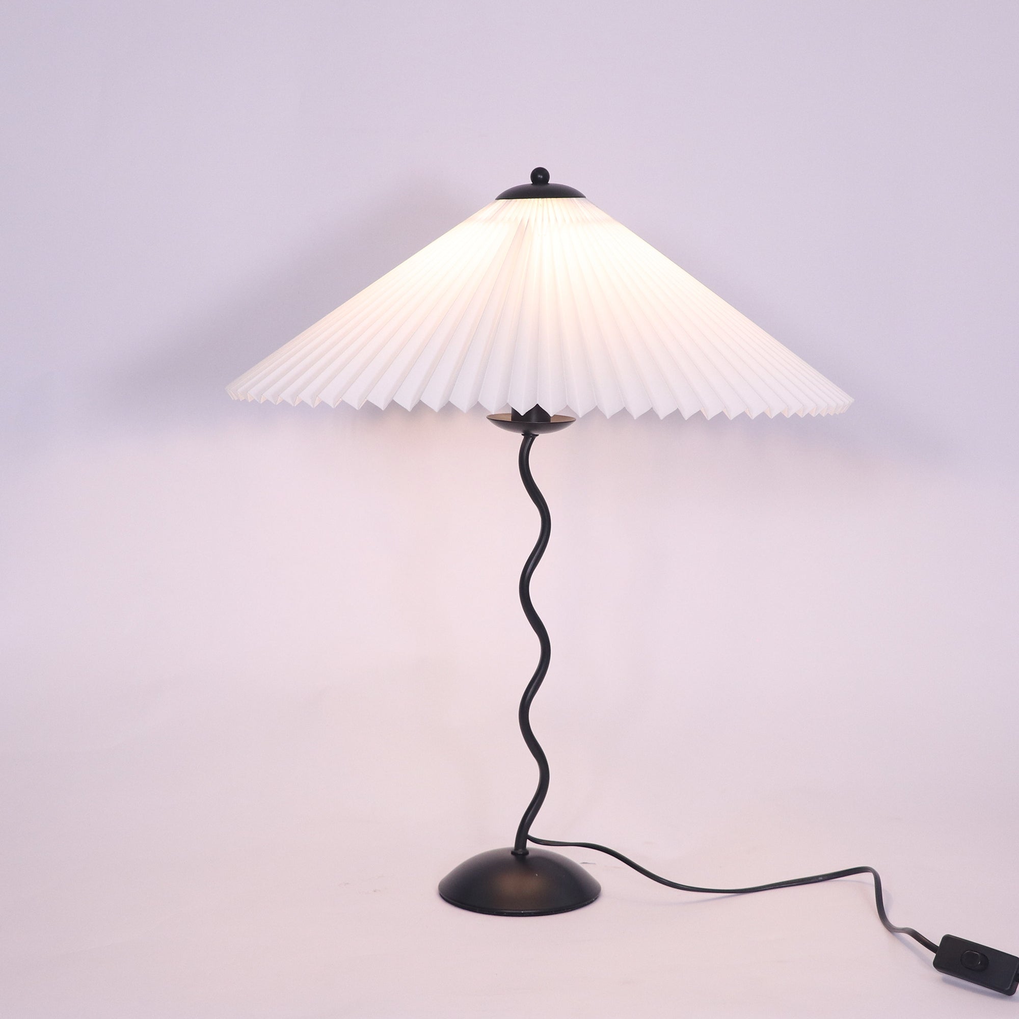 Lampa stołowa falista Rokow