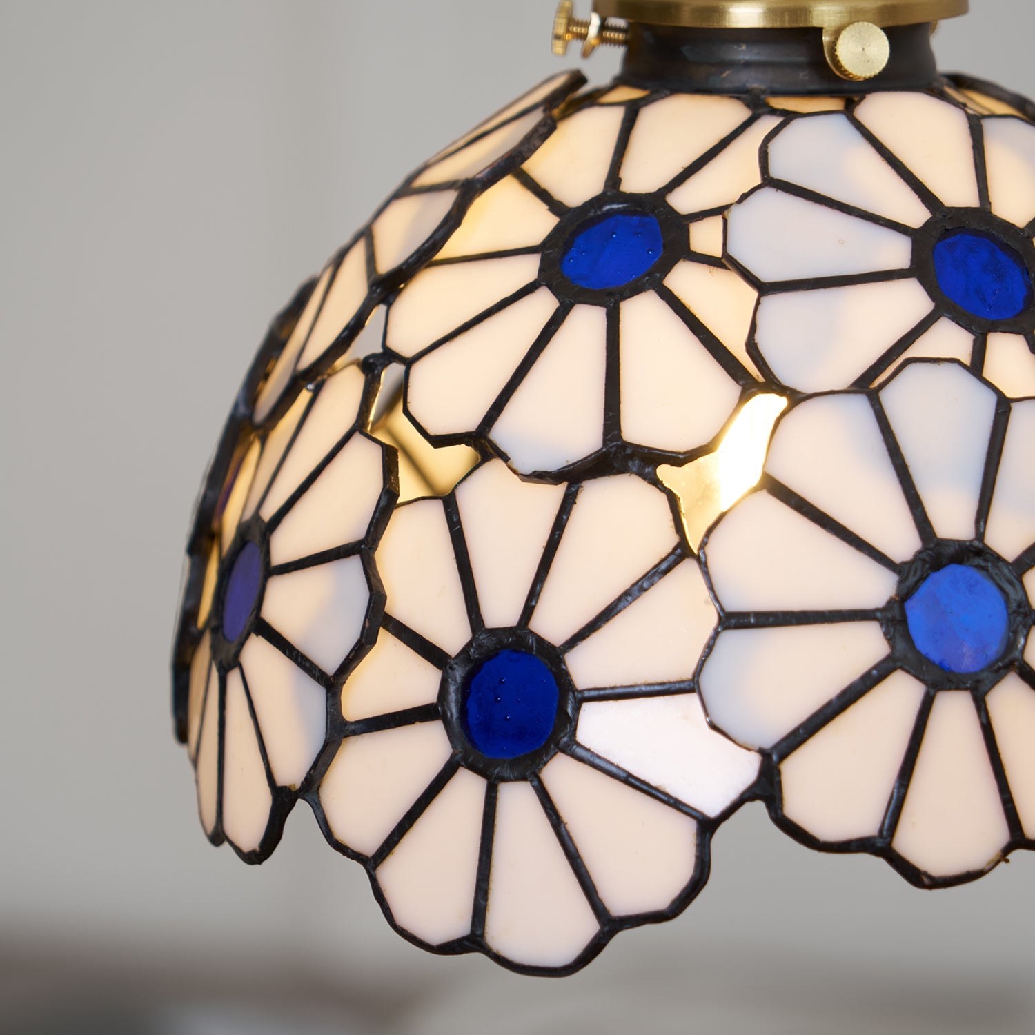 Lampa wisząca kwiatowa Darorow