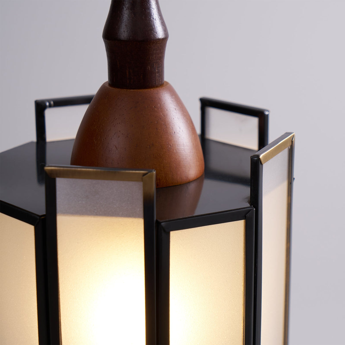 Tiffany Stained Glass Pendant Lamp - Vakkerlight