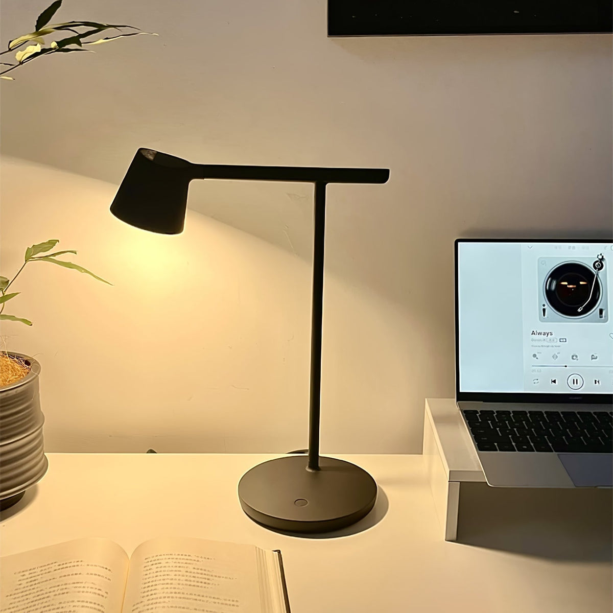 Lampa stołowa minimalistyczna Nadarko