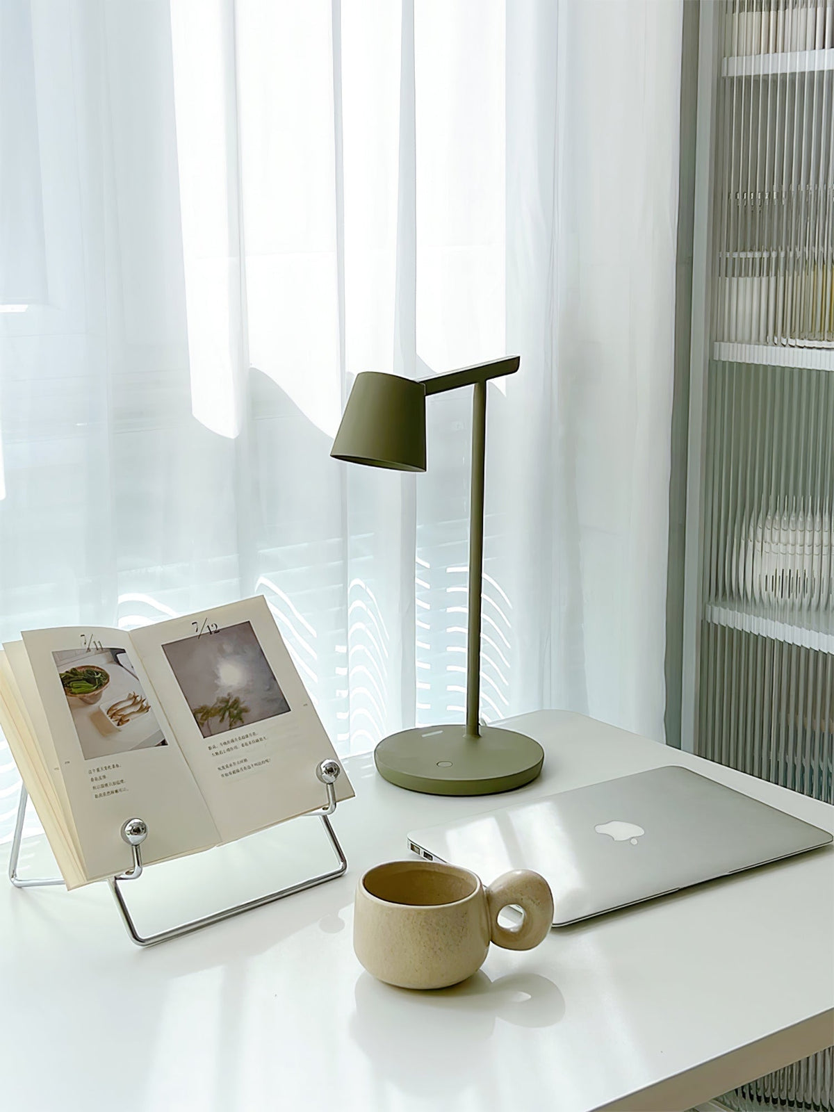 Lampa stołowa minimalistyczna Nadarko